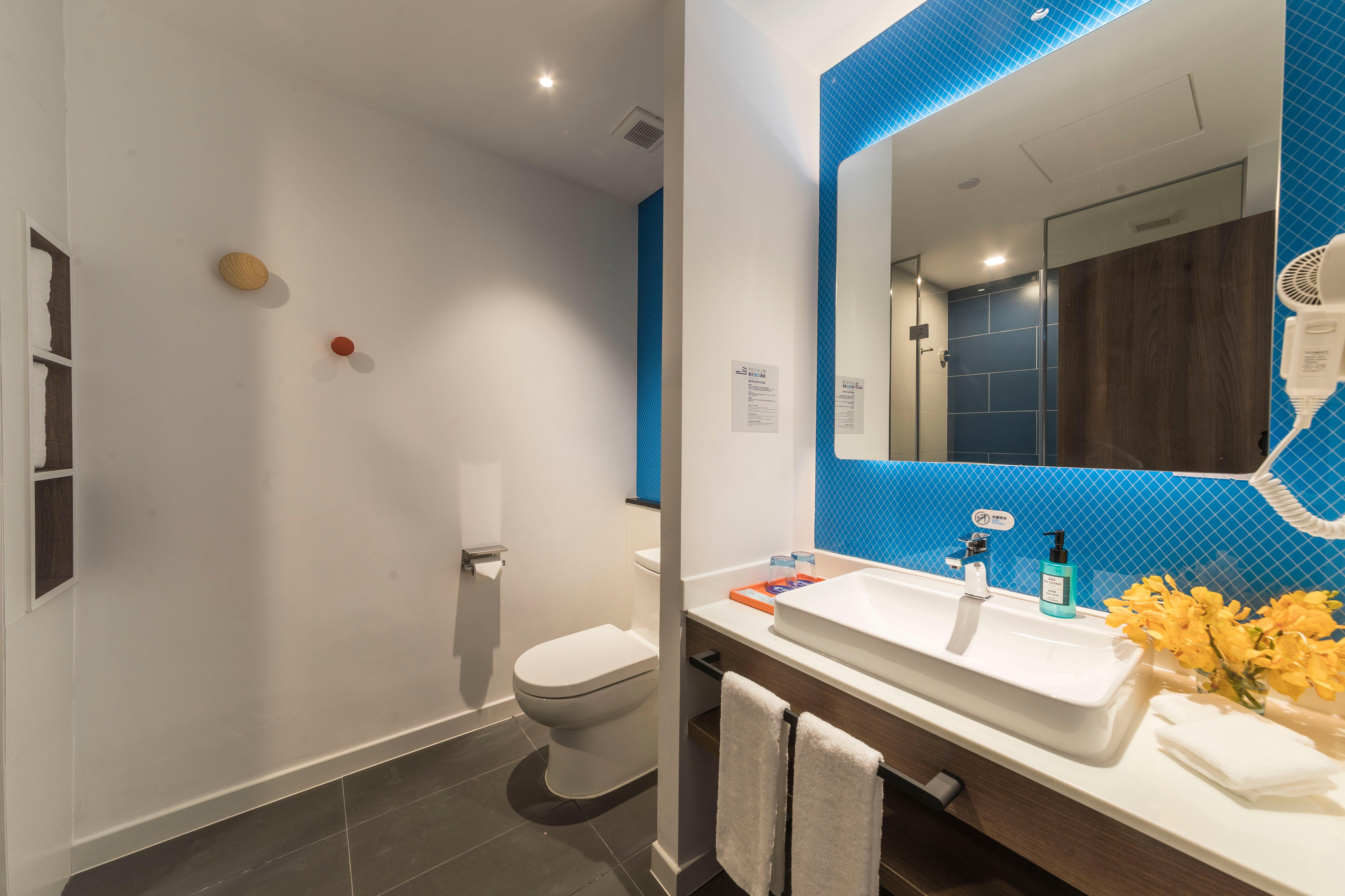 Double Accessible King Size Bed