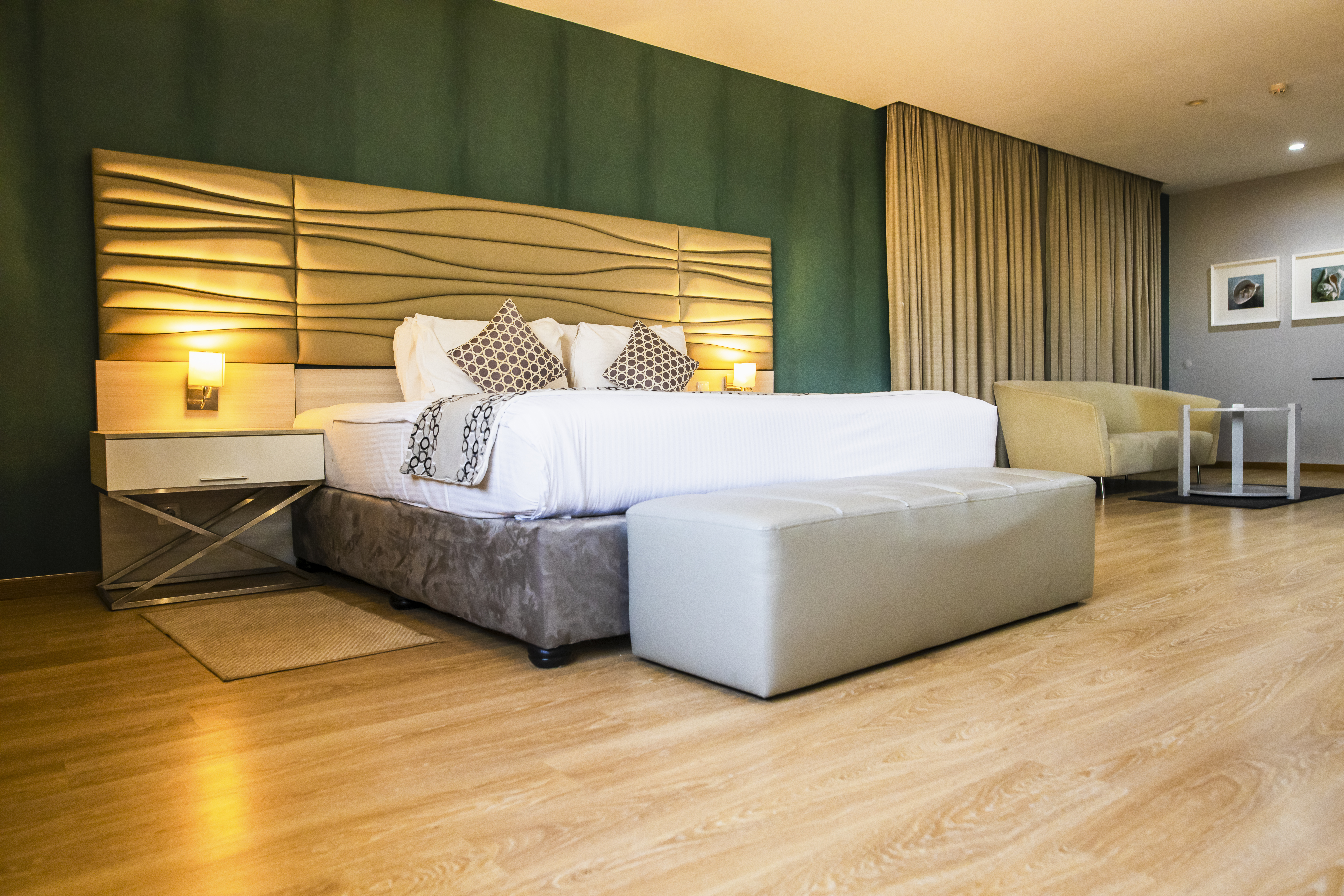 Suite Deluxe King Bed