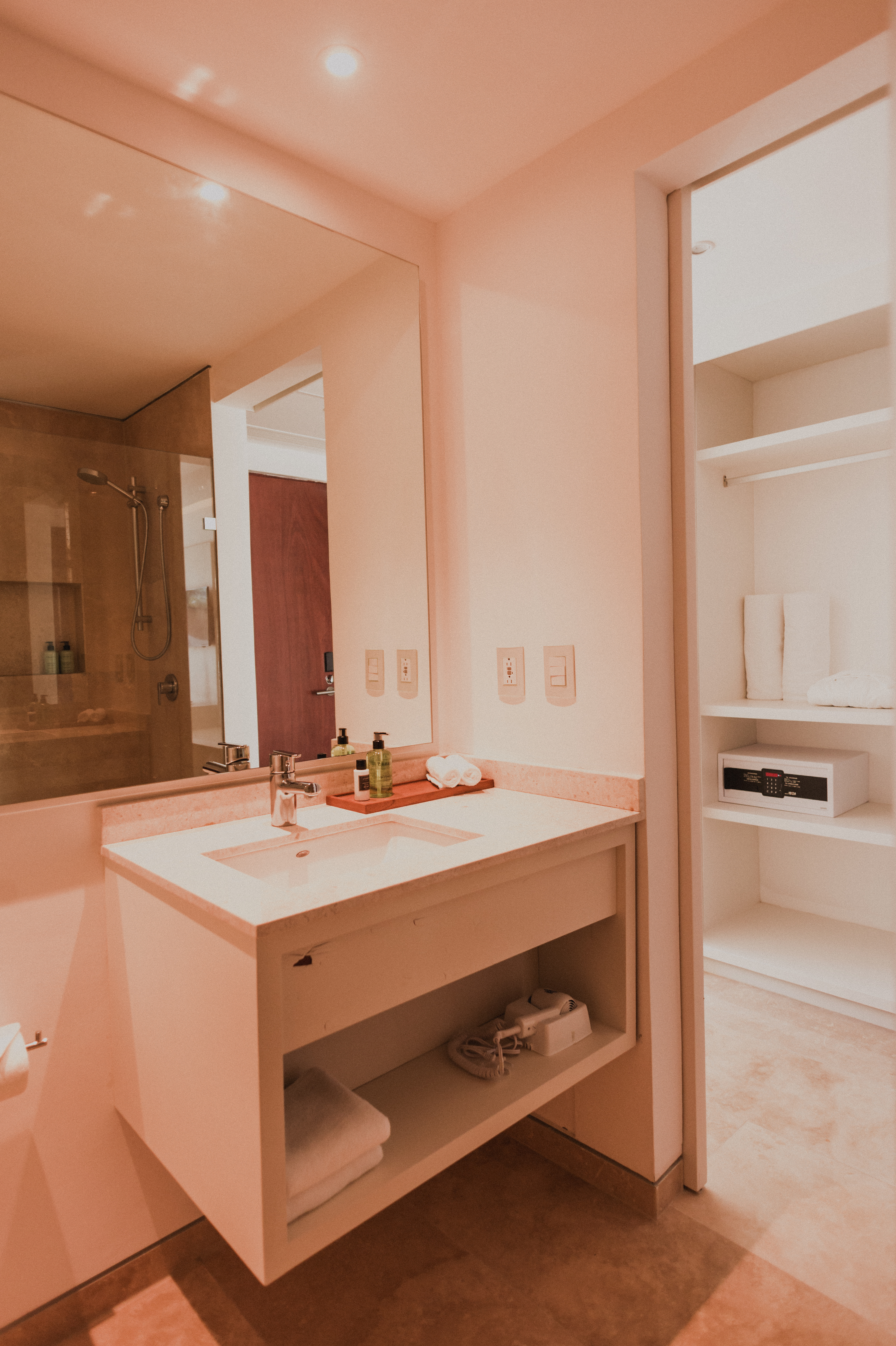 Double Deluxe King Bed