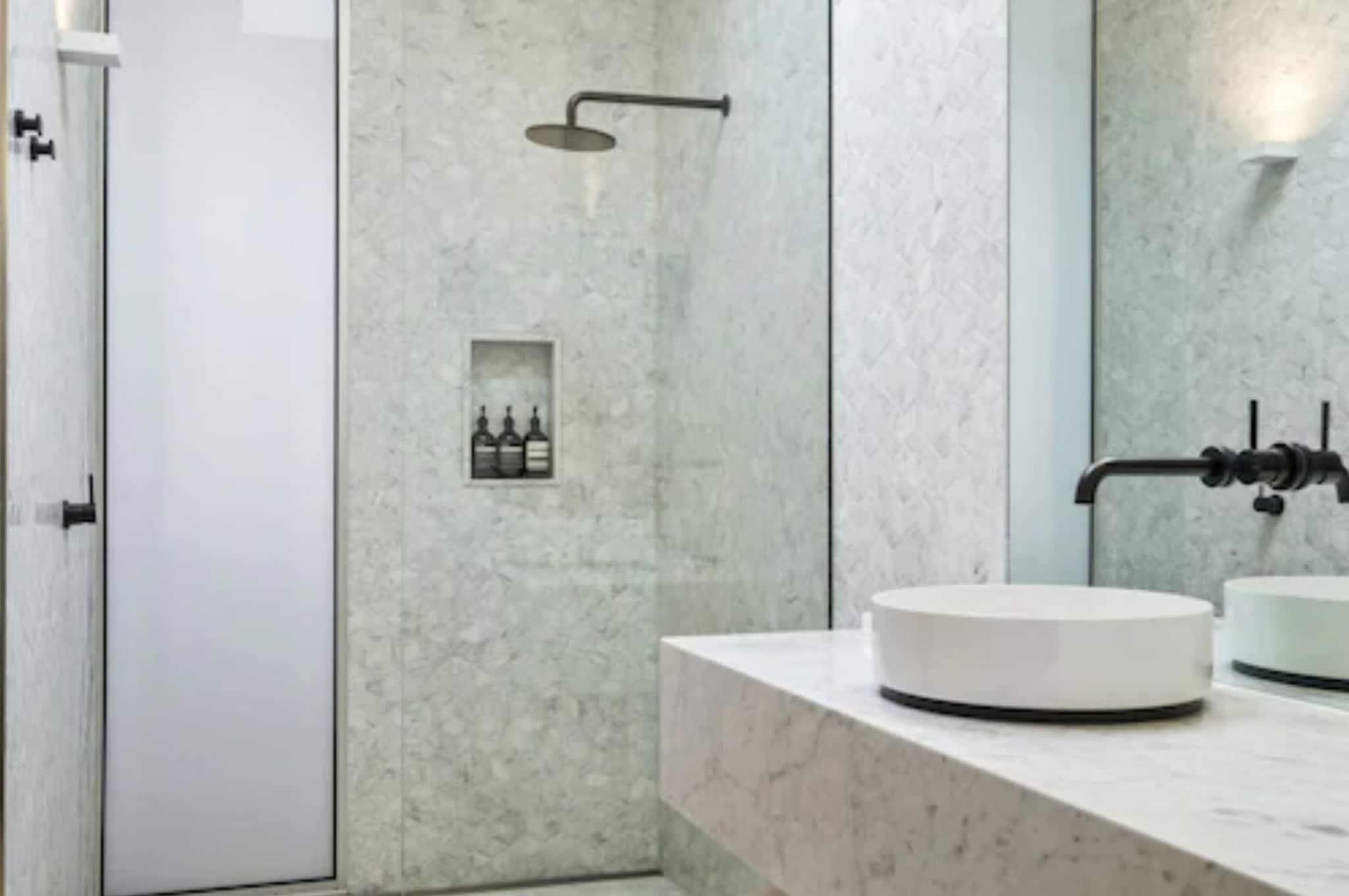 Studio Deluxe King Bed