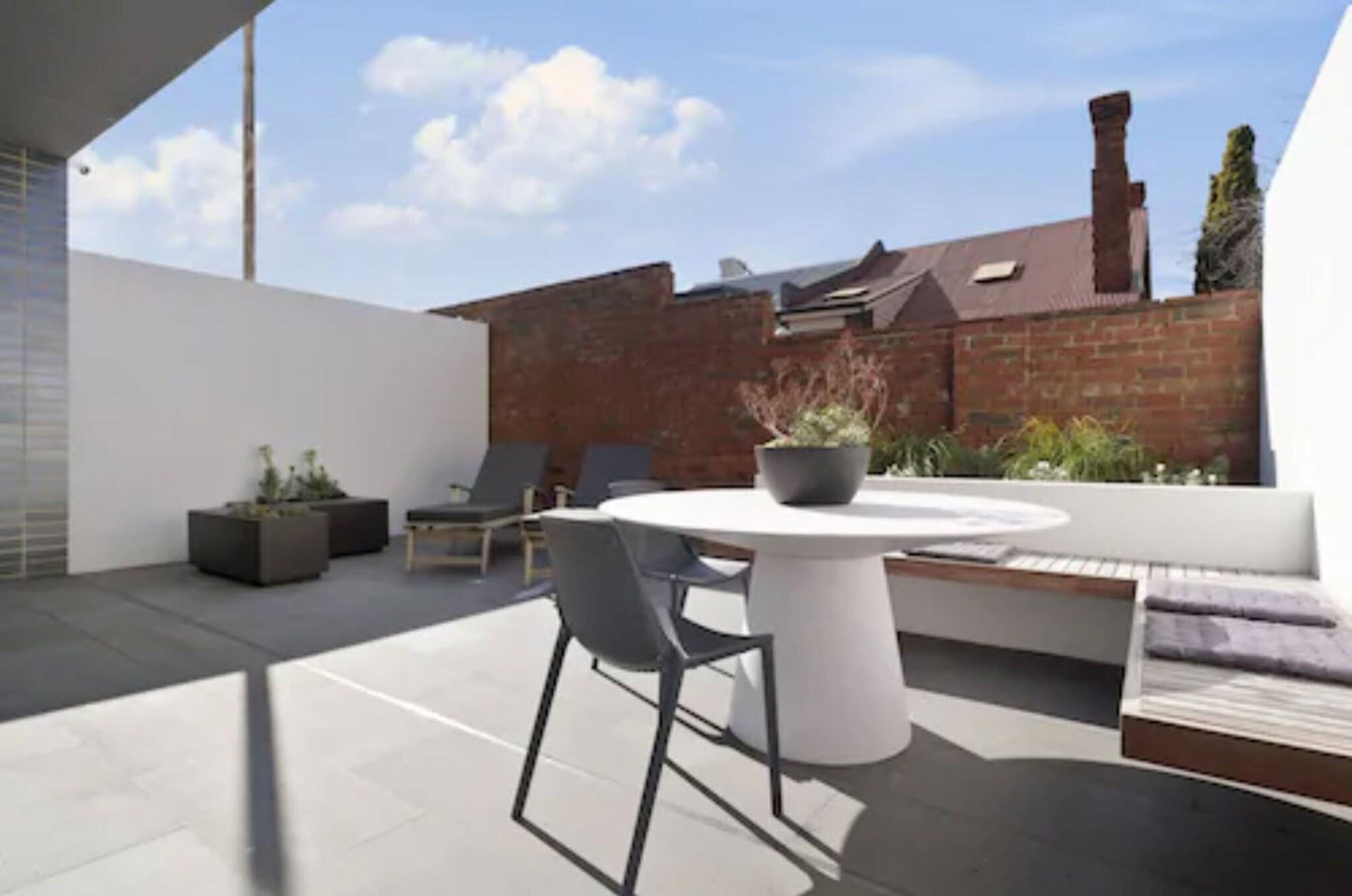 Apartment Deluxe King Bed