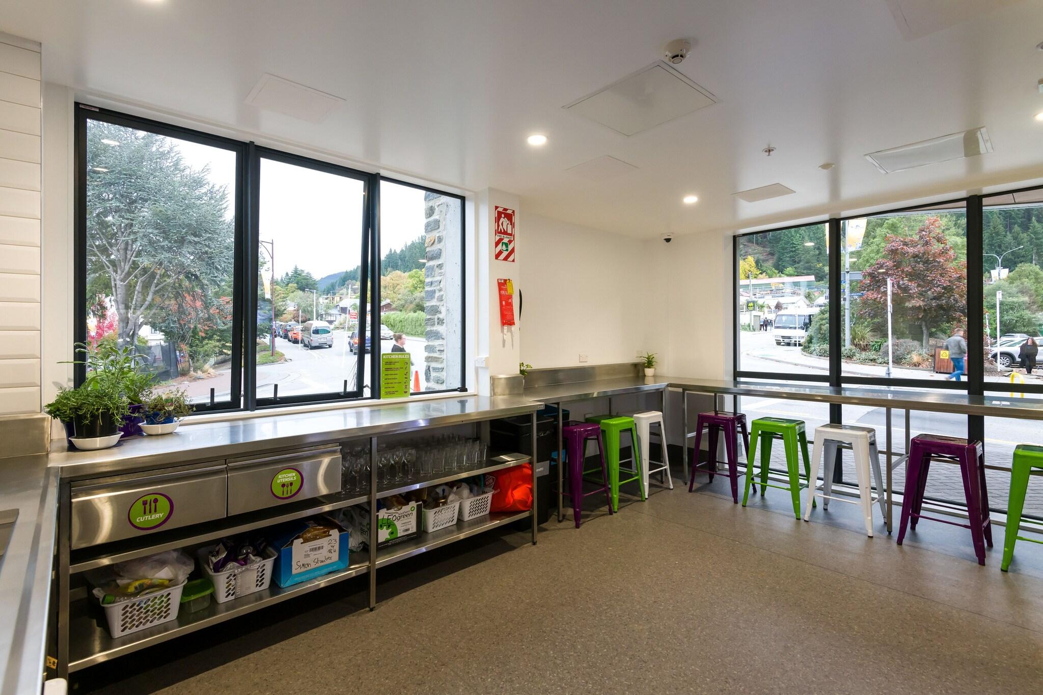 Bed in Dormitory Bunk Bed