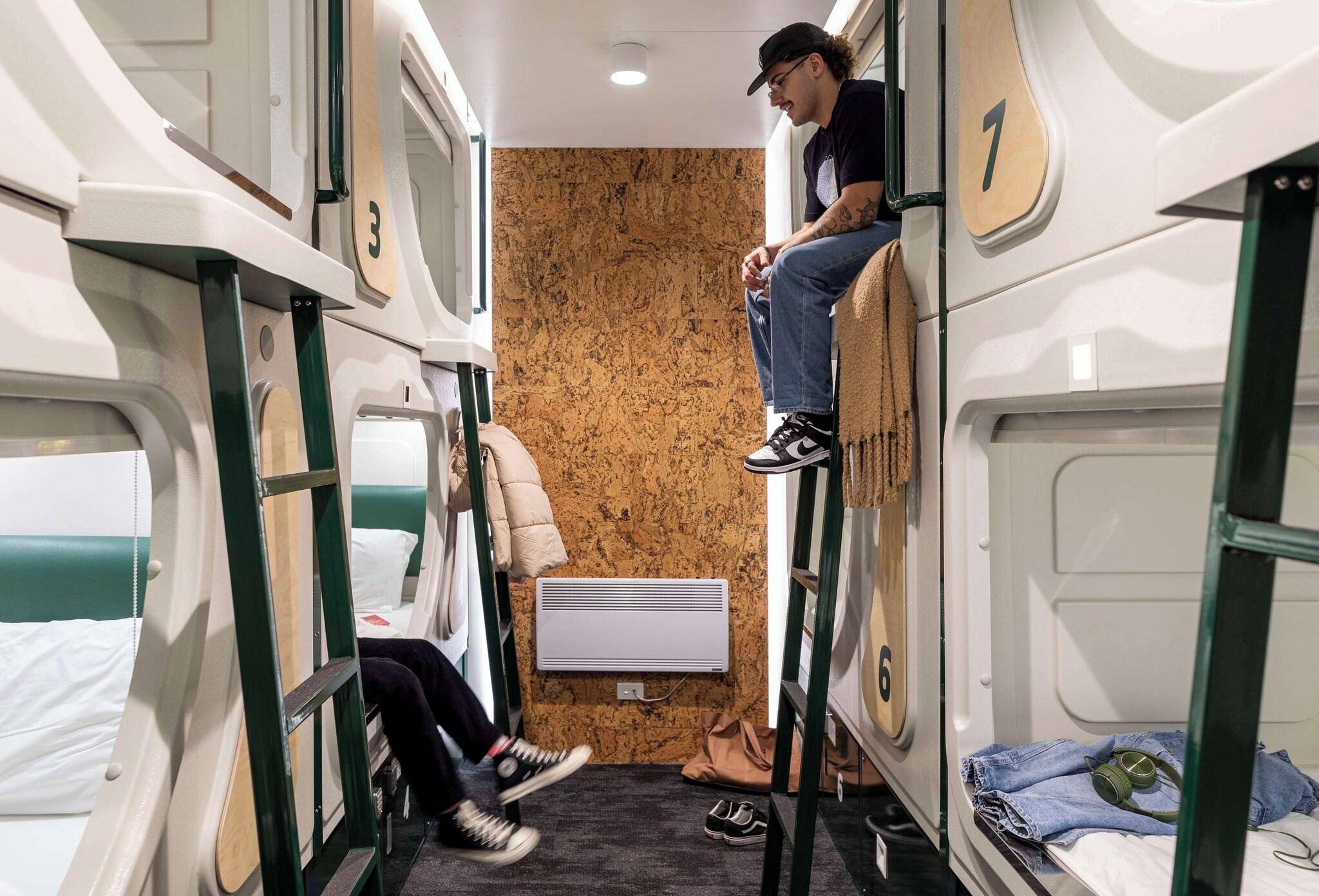 Bed in Dormitory Bunk Bed