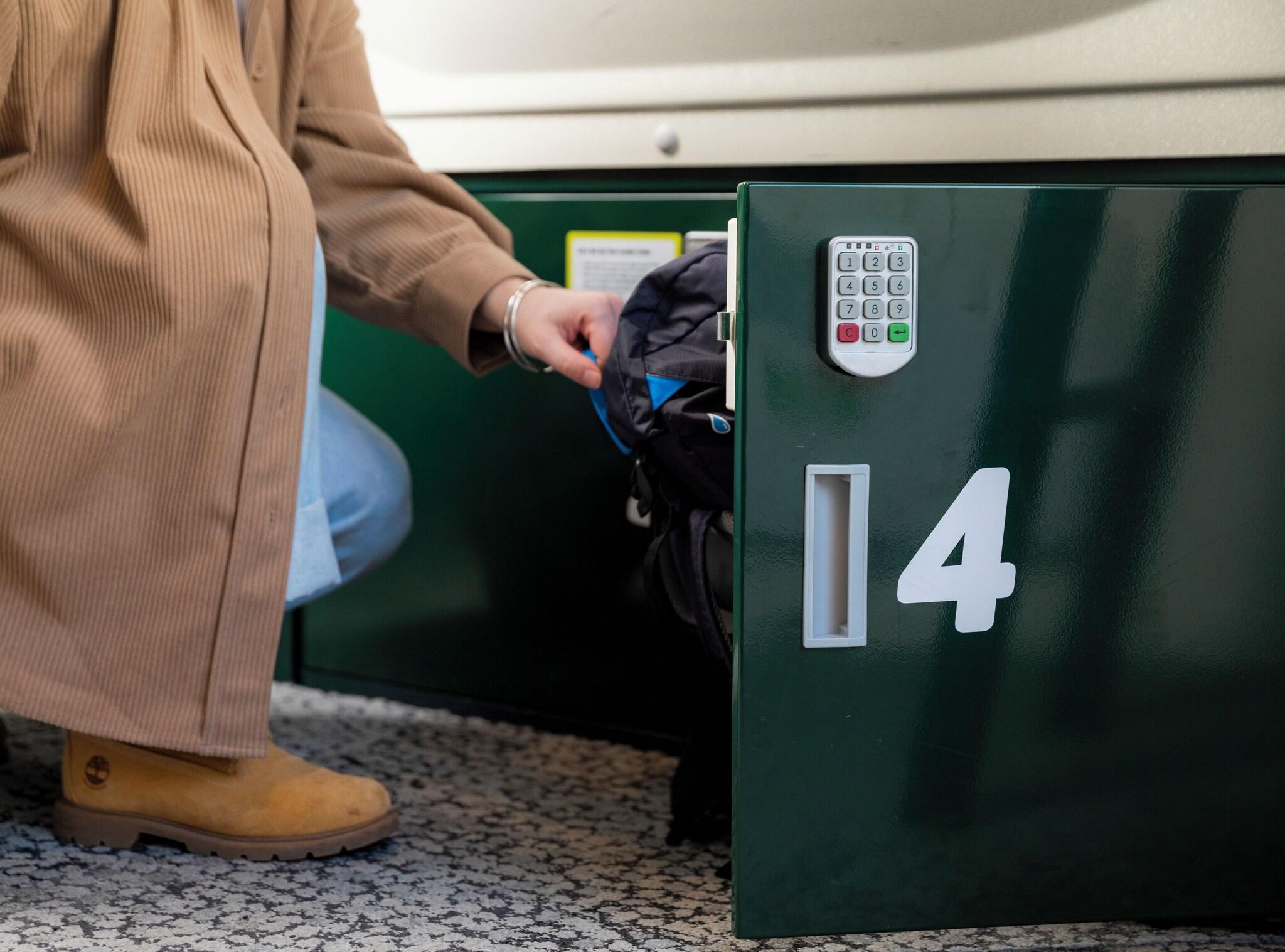 Bed in Dormitory Bunk Bed