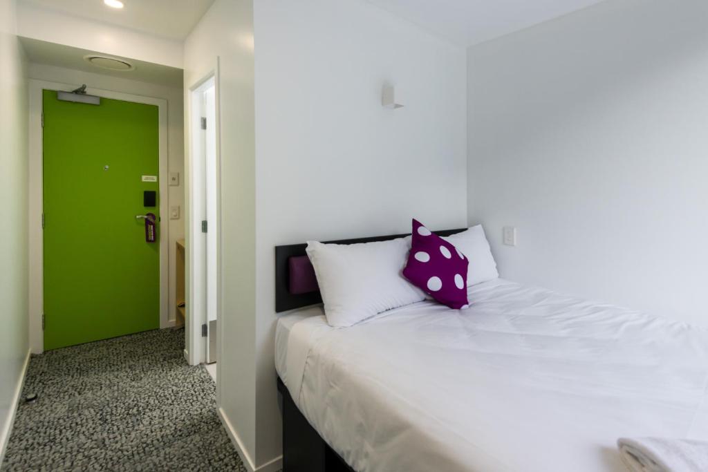 Double Queen Size Bed