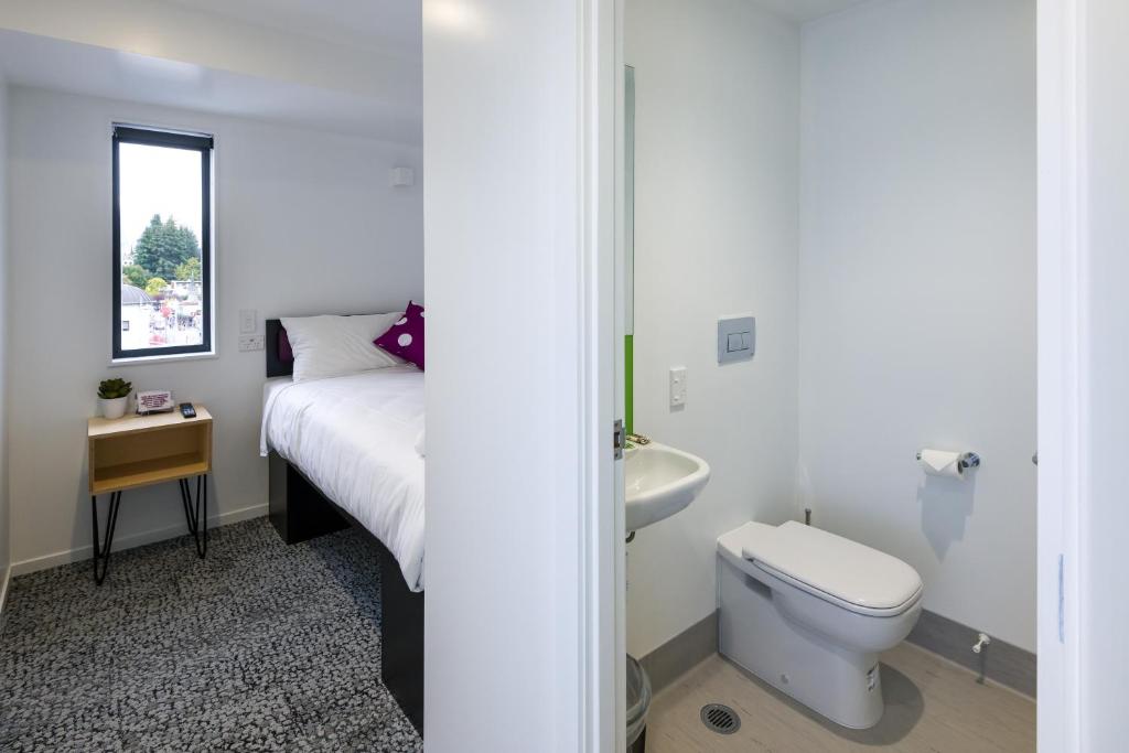 Double Queen Size Bed