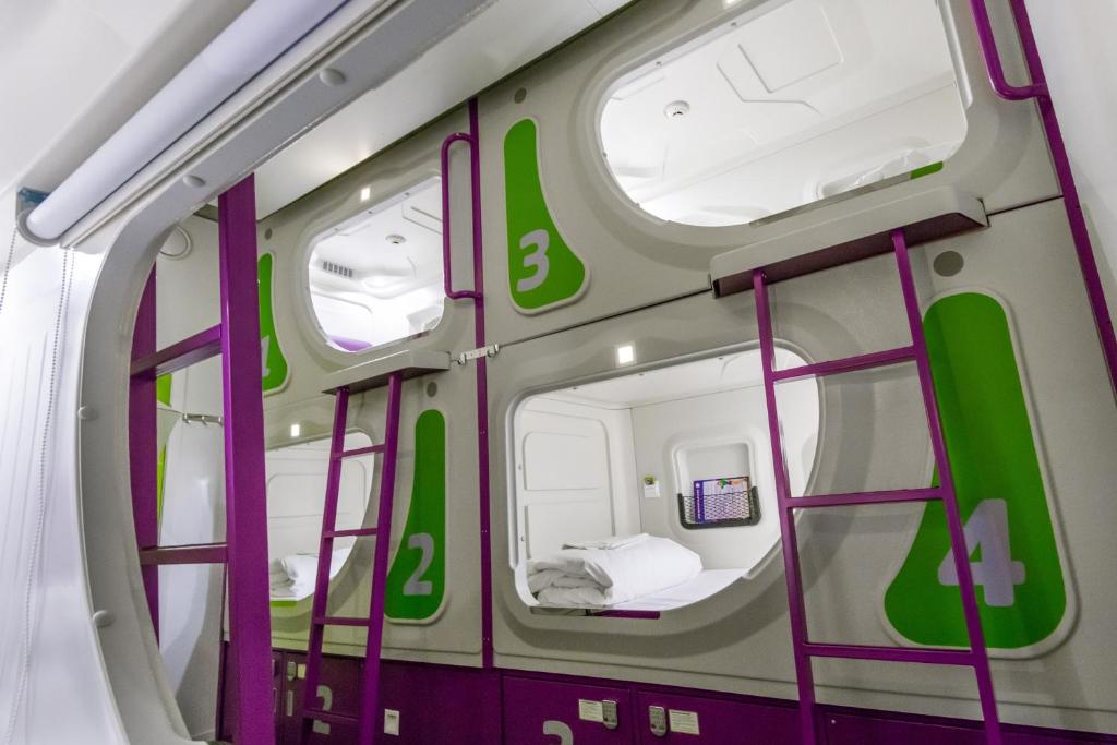 Family Room Capacity 8