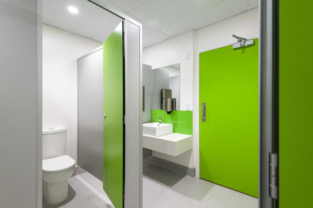 Single Capacity 8 with Shared Bathroom