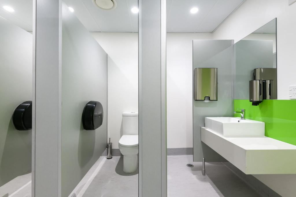 Single Capacity 8 with Shared Bathroom