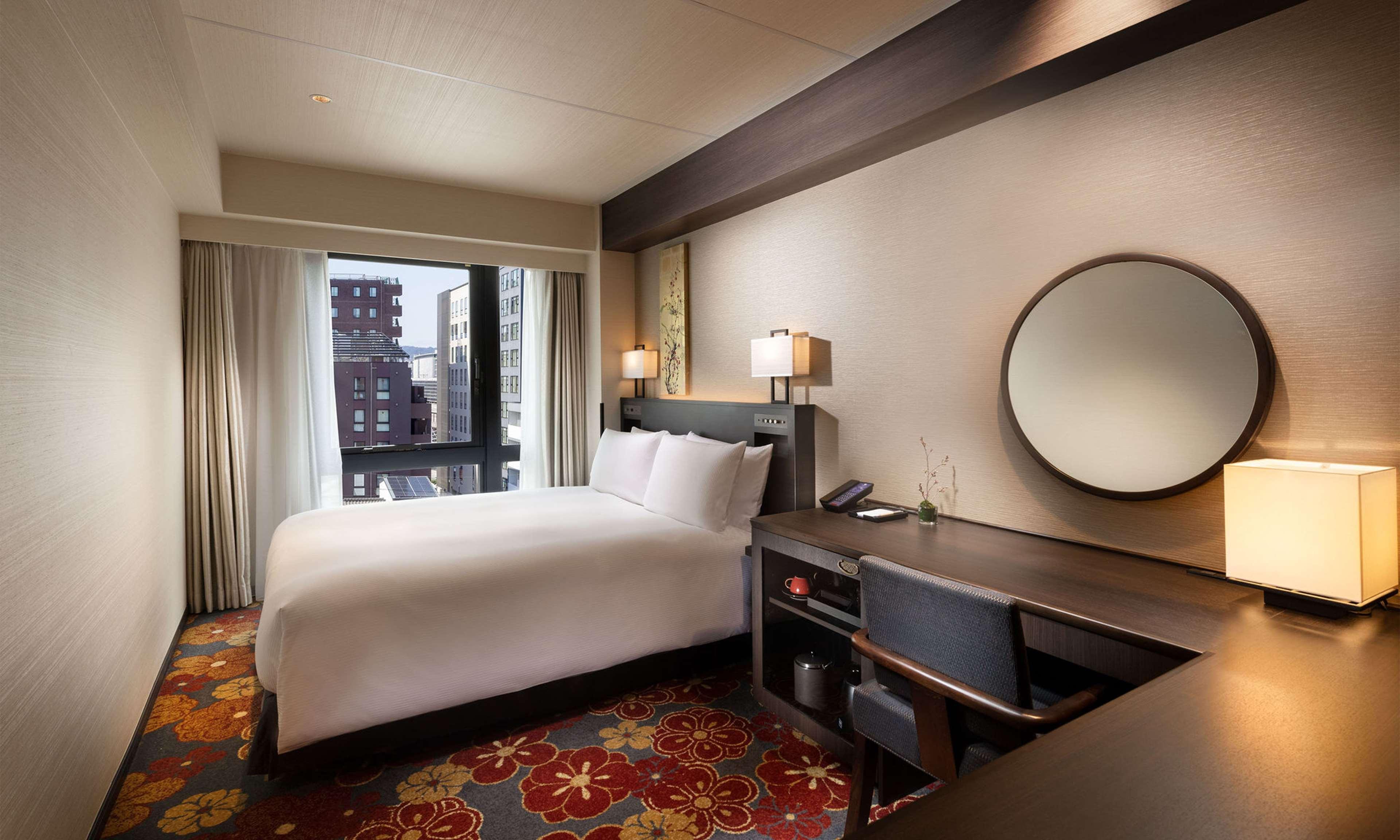 Double Guest Room Queen Bed