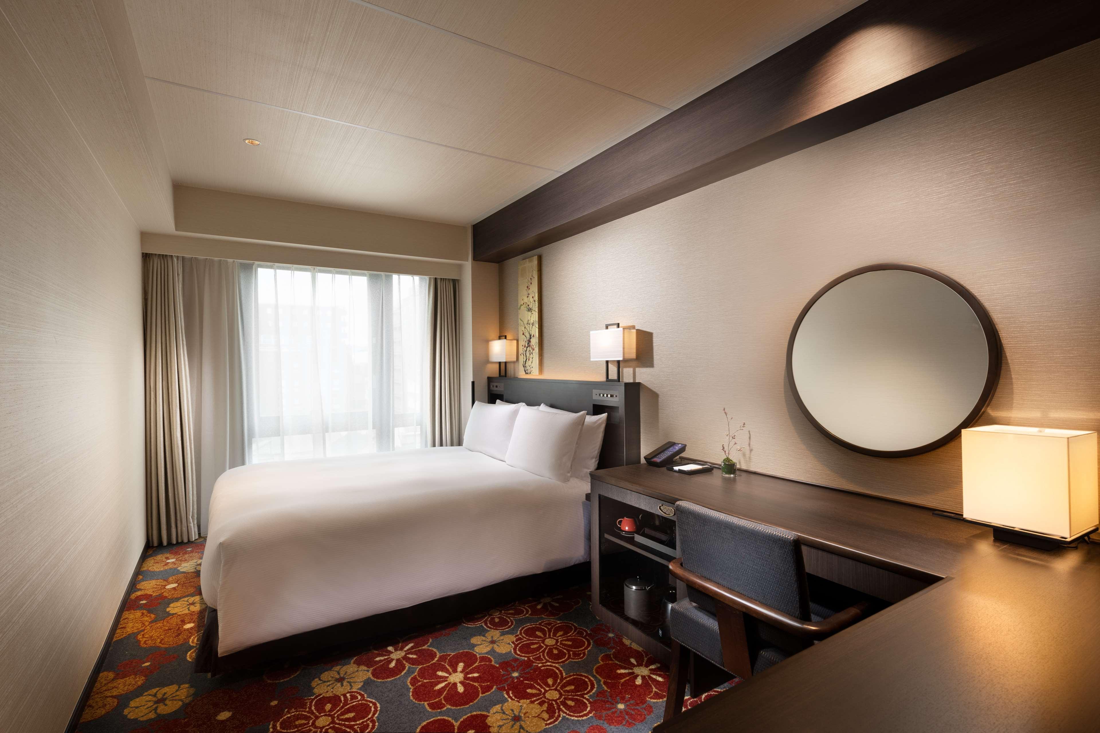 Double Guest Room Queen Bed