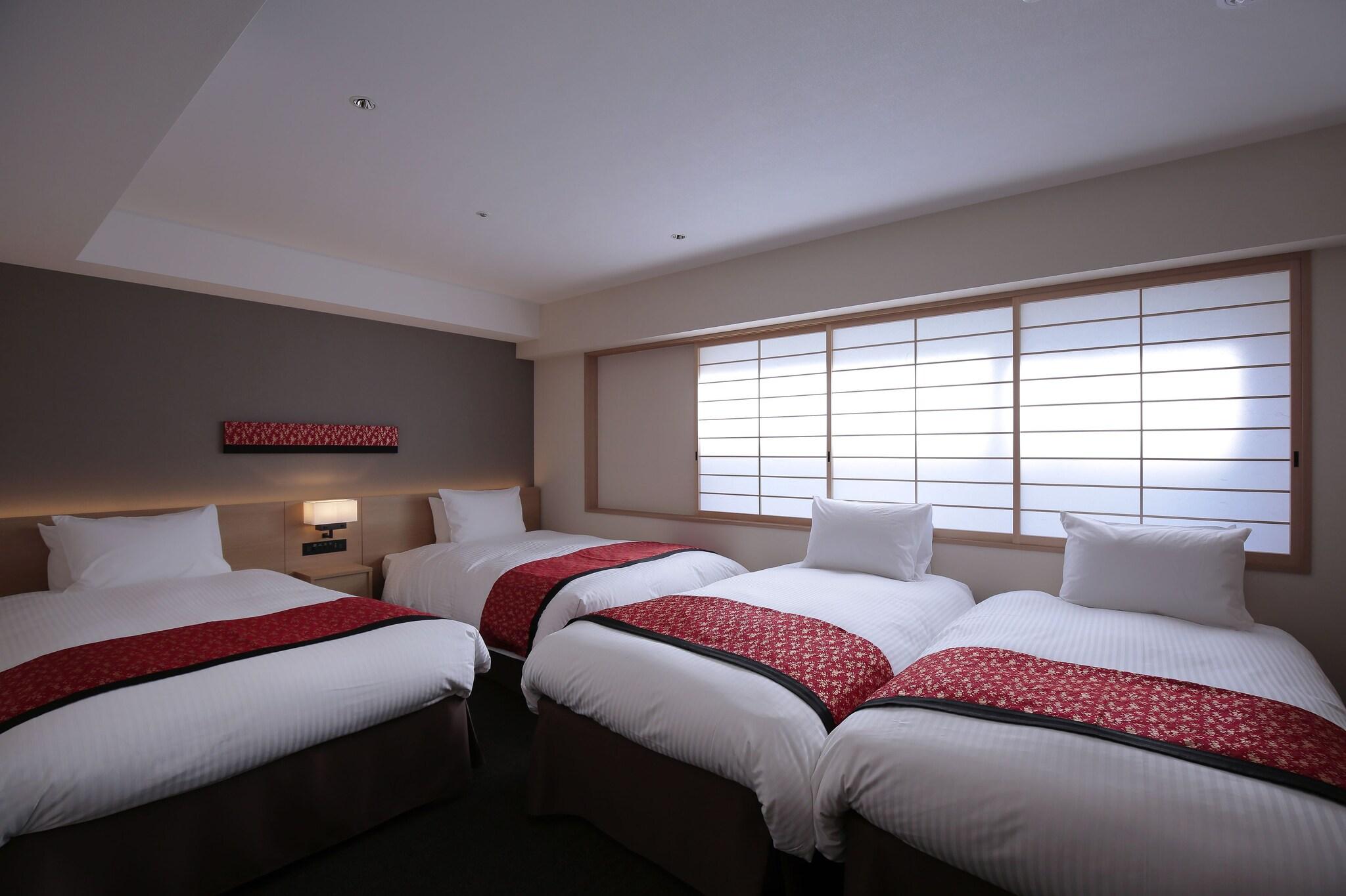 Twin Deluxe Two Beds