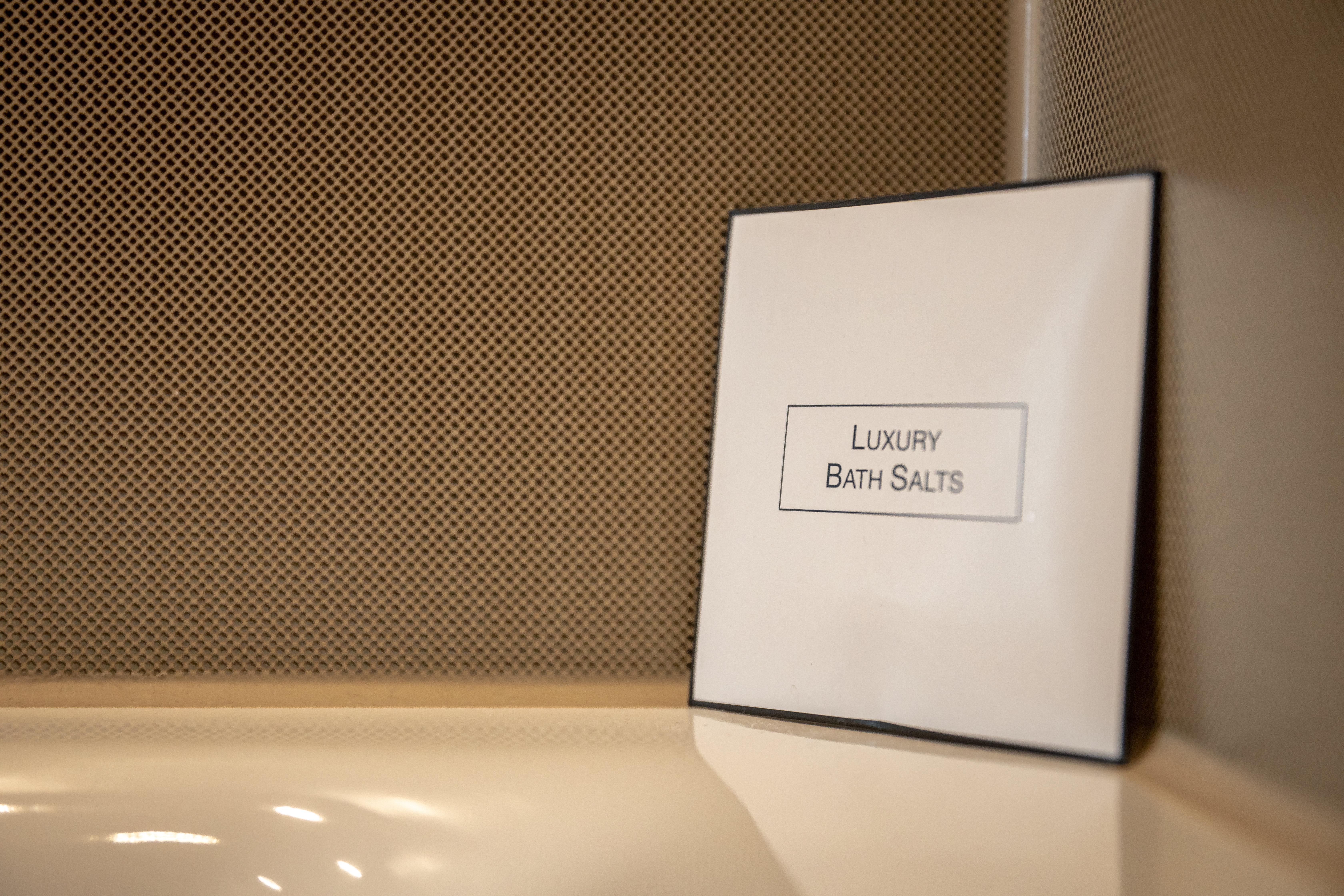 Suite City View Queen Bed