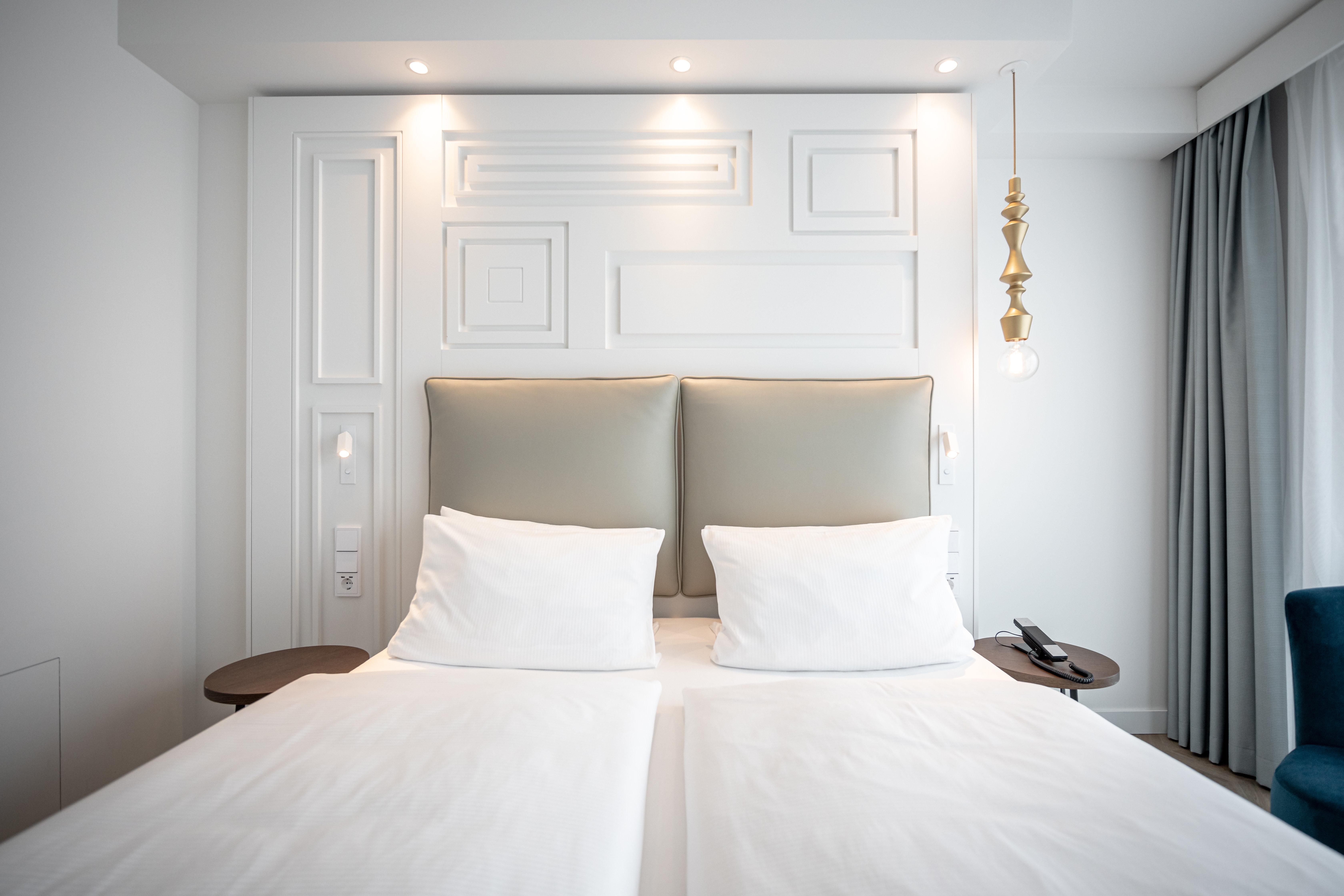 Suite City View Queen Bed