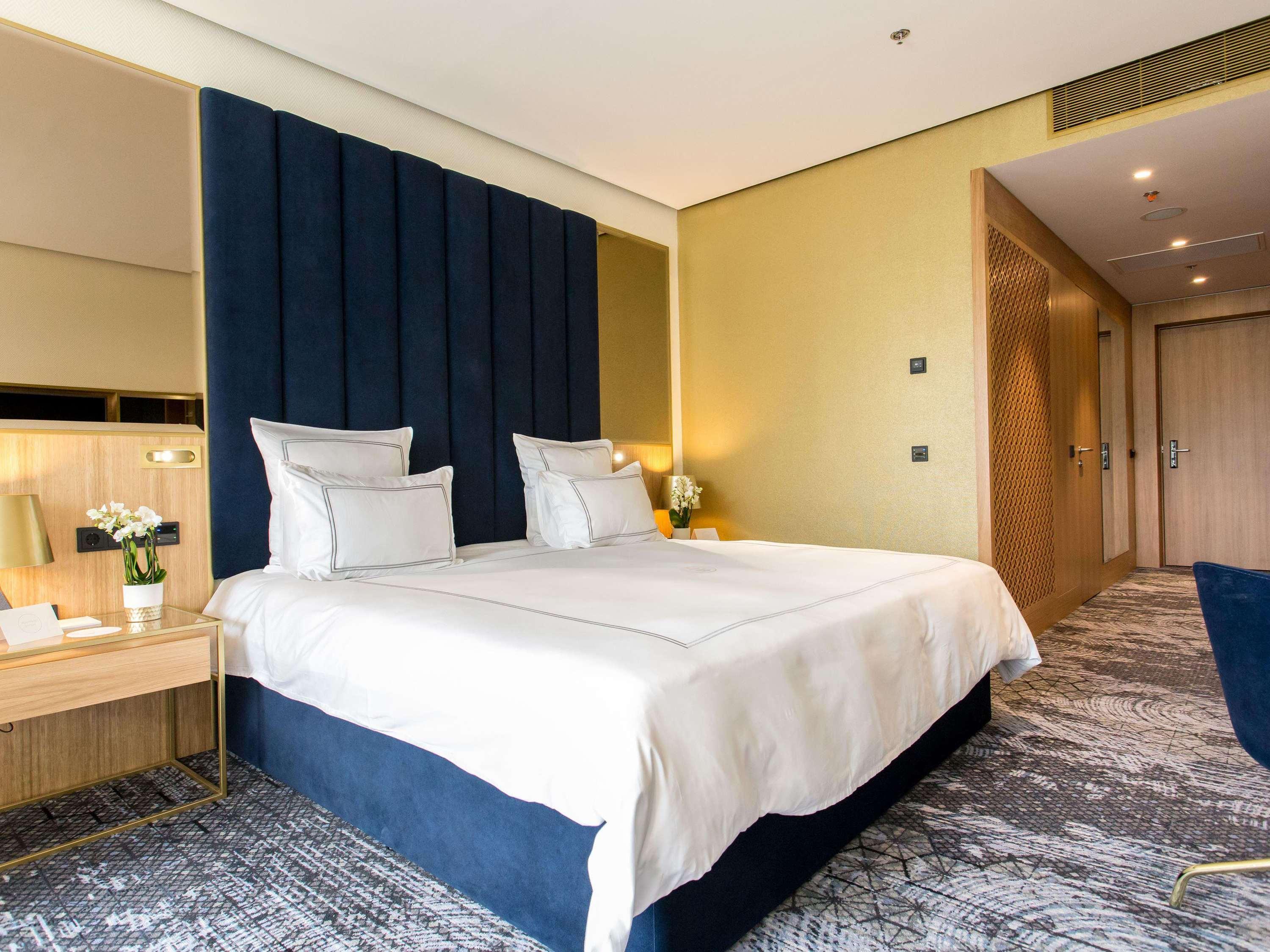 Double King Size Bed