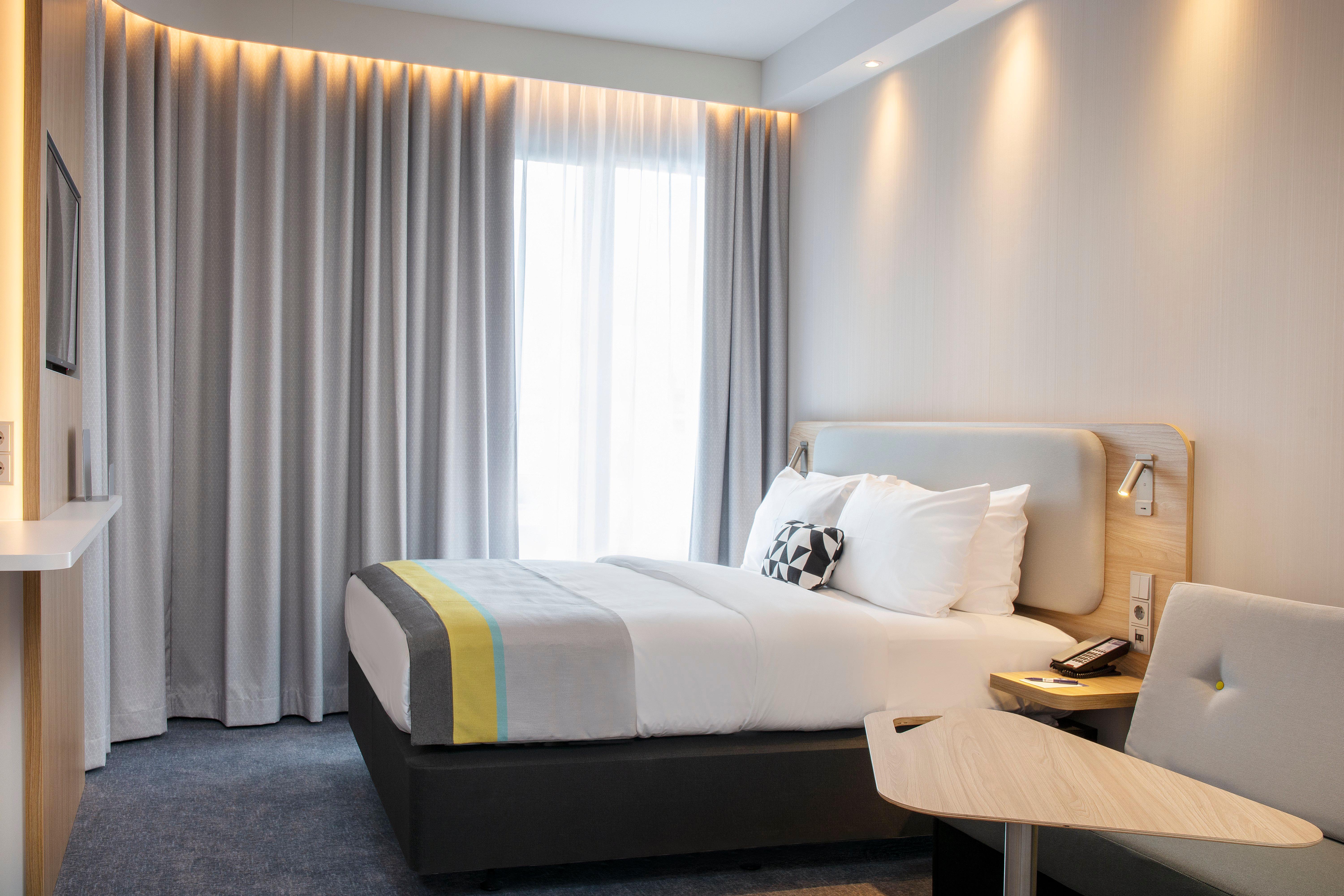 Double Queen Size Bed