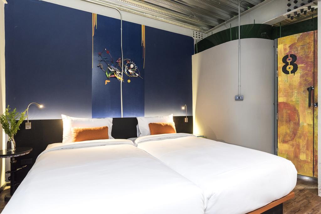 Double or Twin Standard