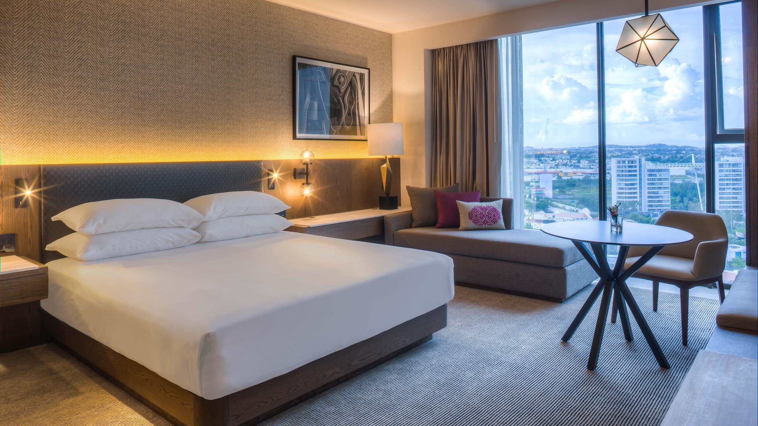 Room City View King Bed