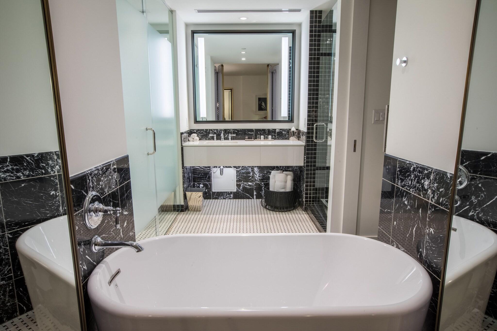 Double Deluxe King Bed