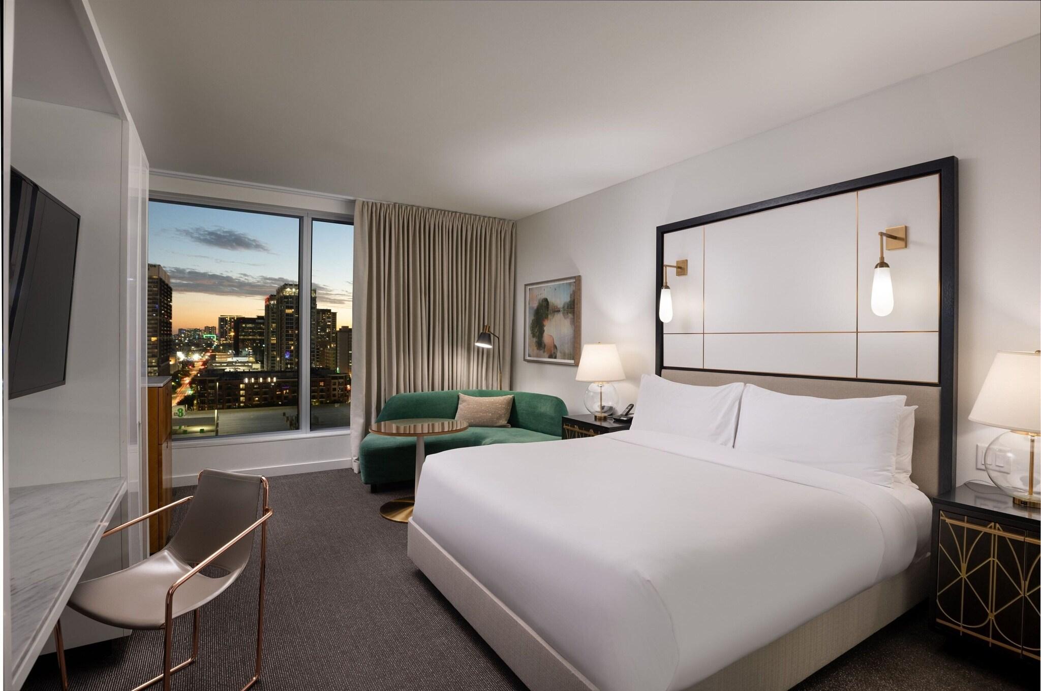 Double Deluxe King Bed