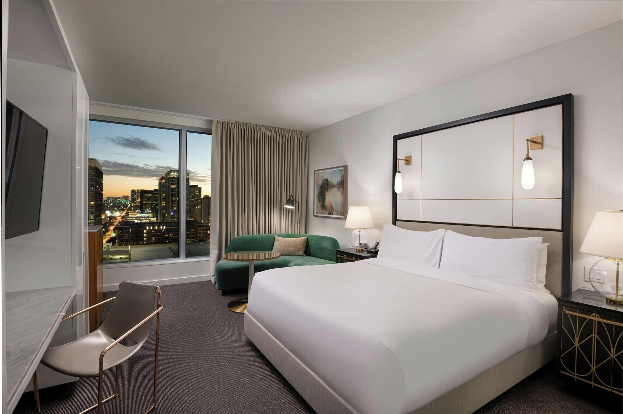 Double Deluxe King Bed