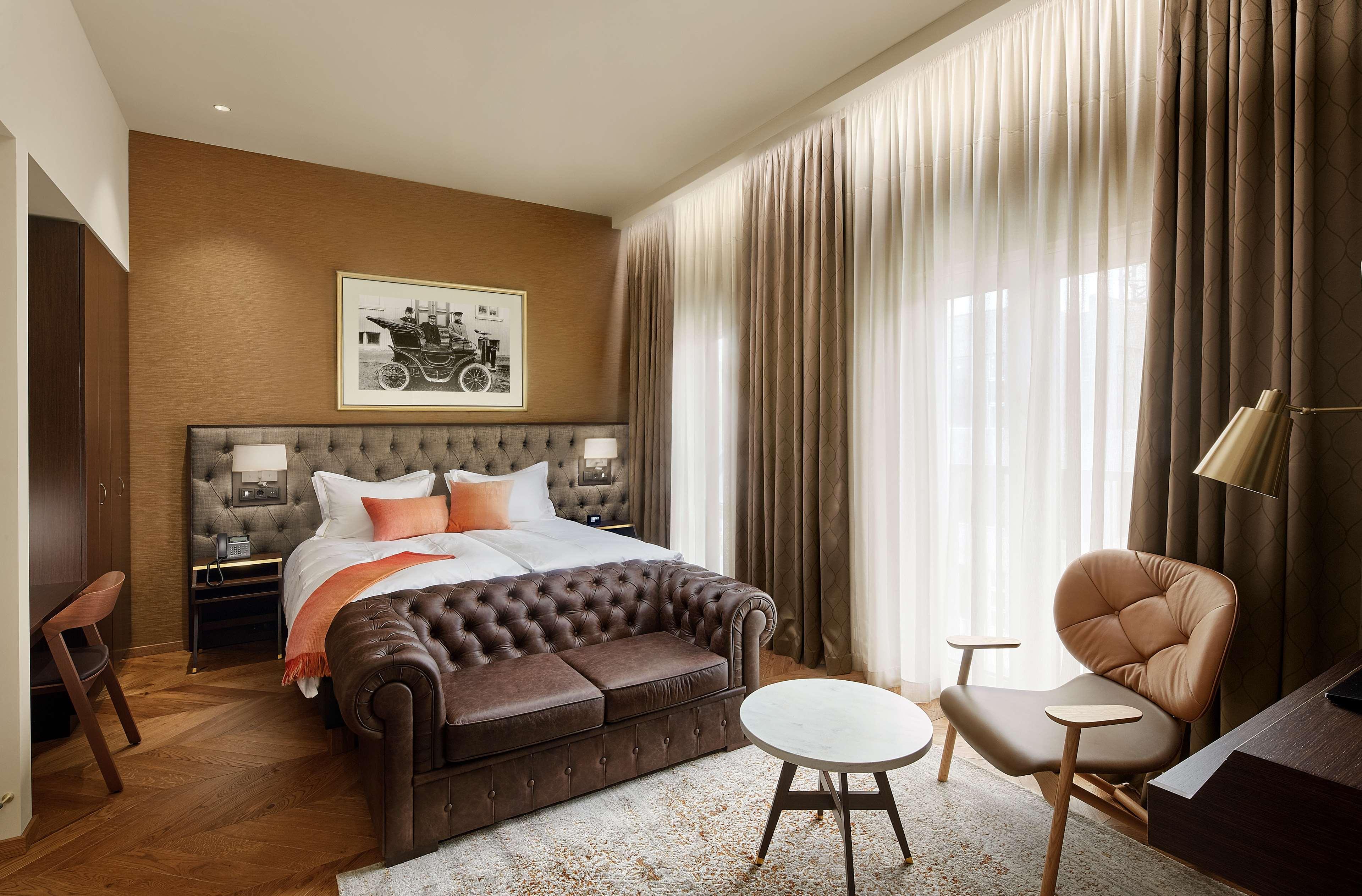 Double Deluxe King Bed