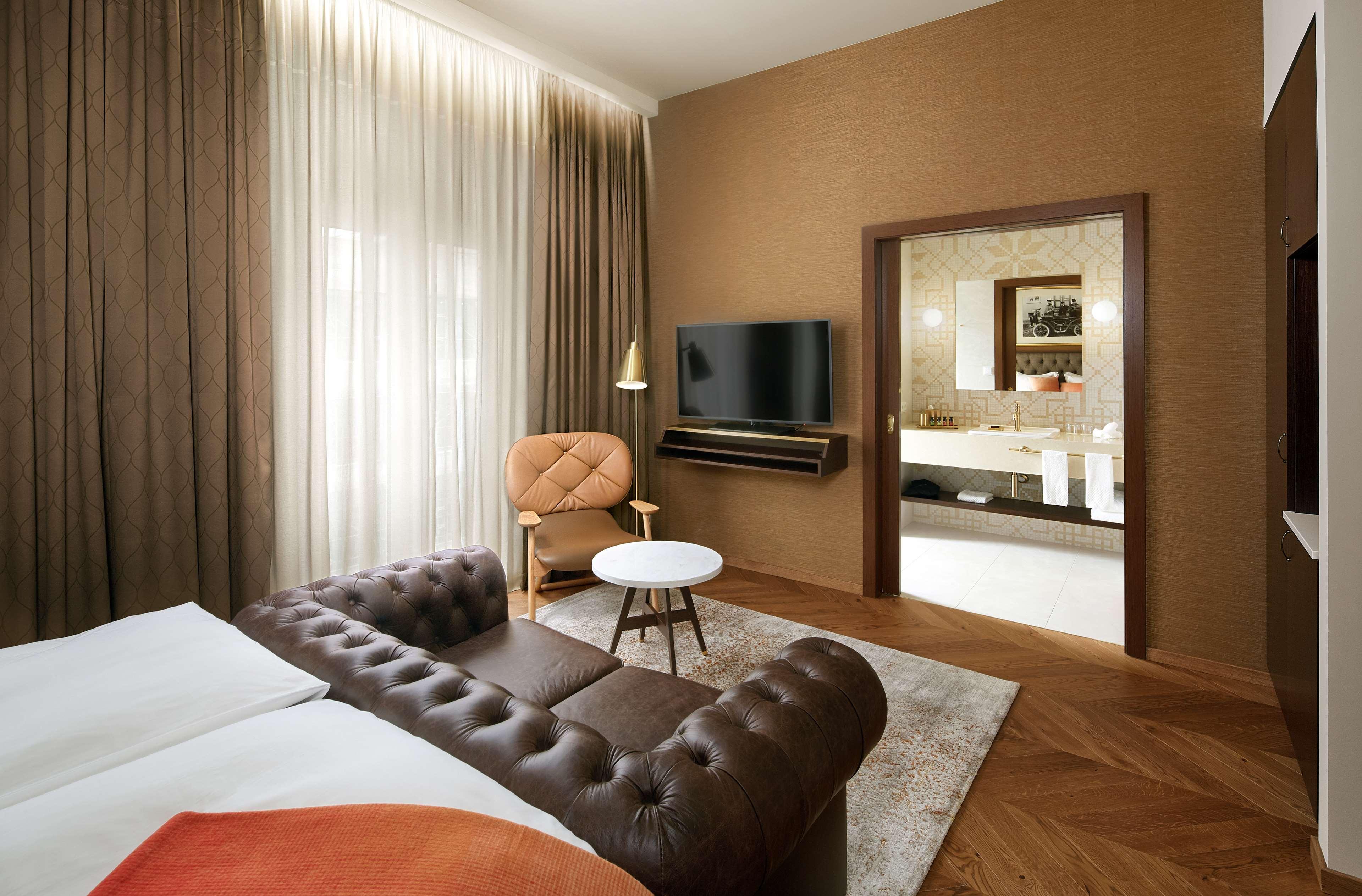 Double Deluxe King Bed