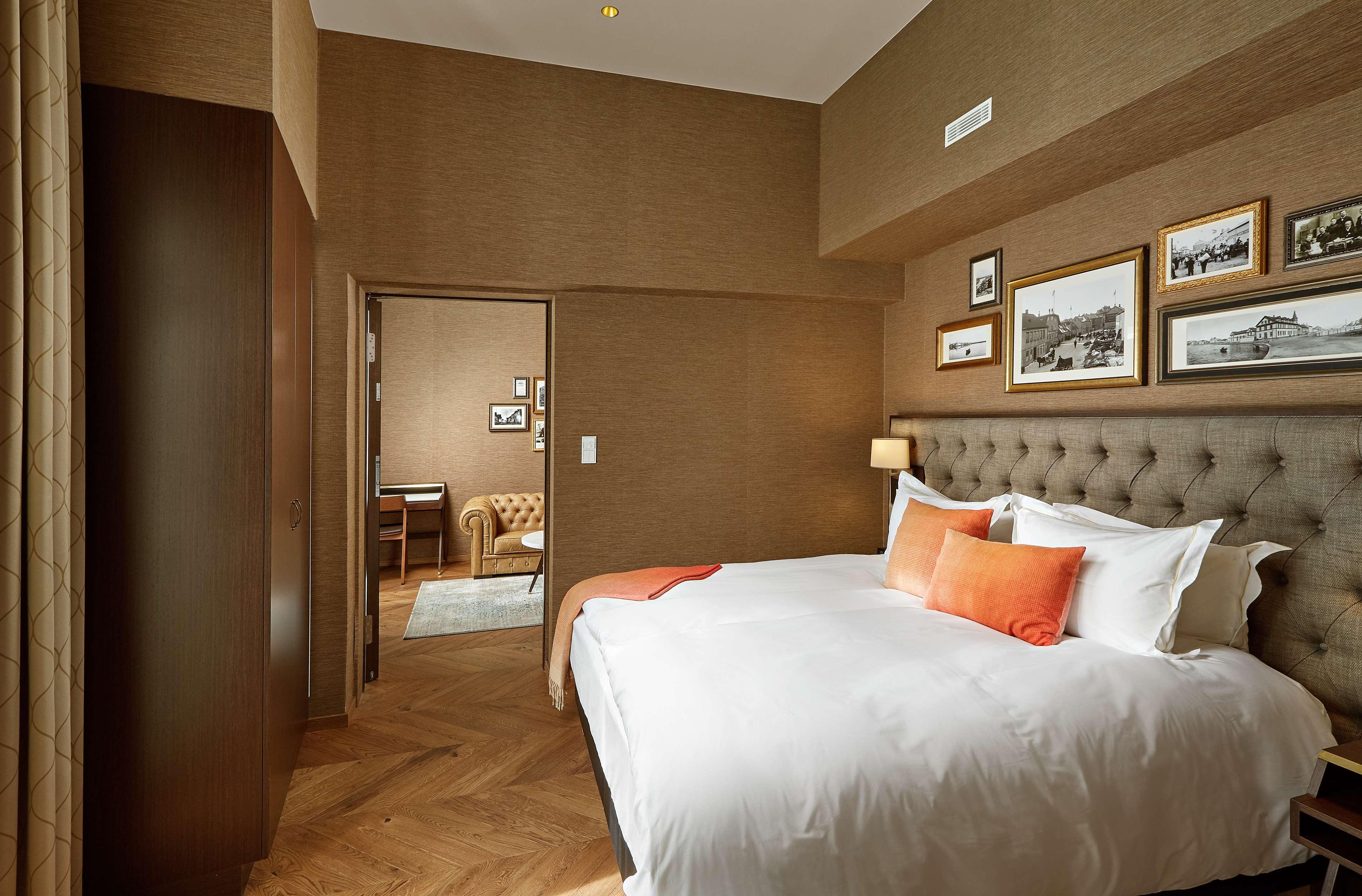 Double Deluxe King Bed