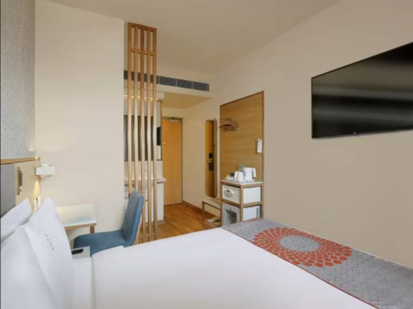 Double Accessible-queen Size Bed