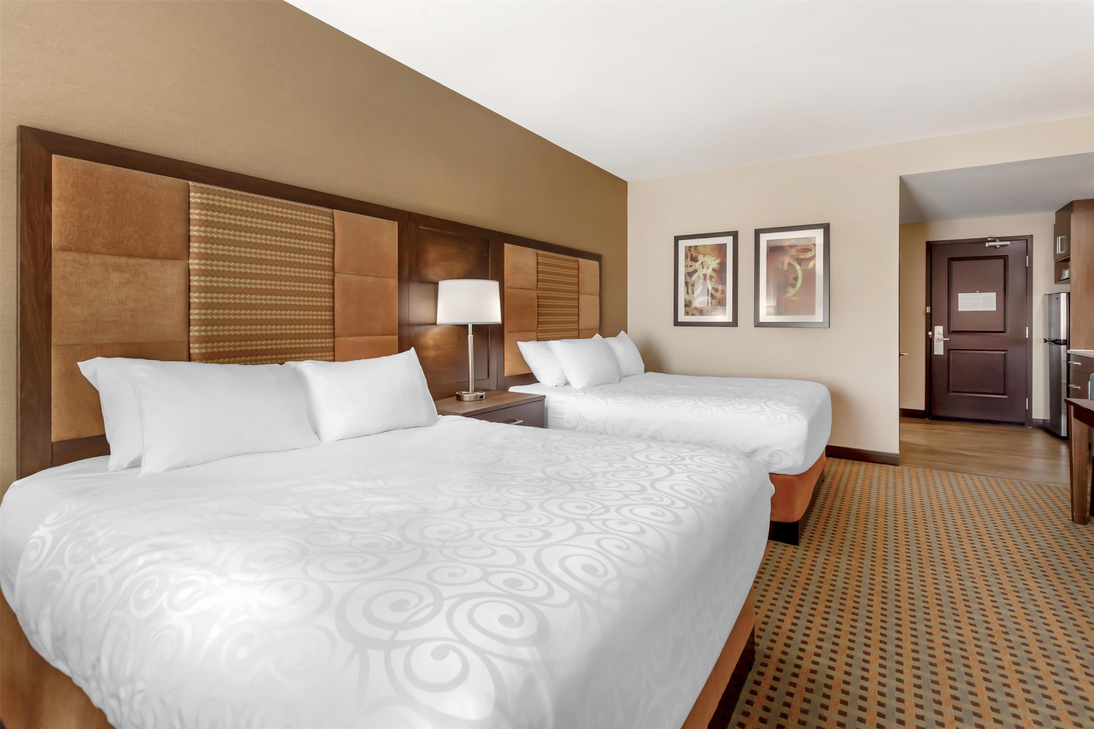 Suite Two Double Beds Non Smoking