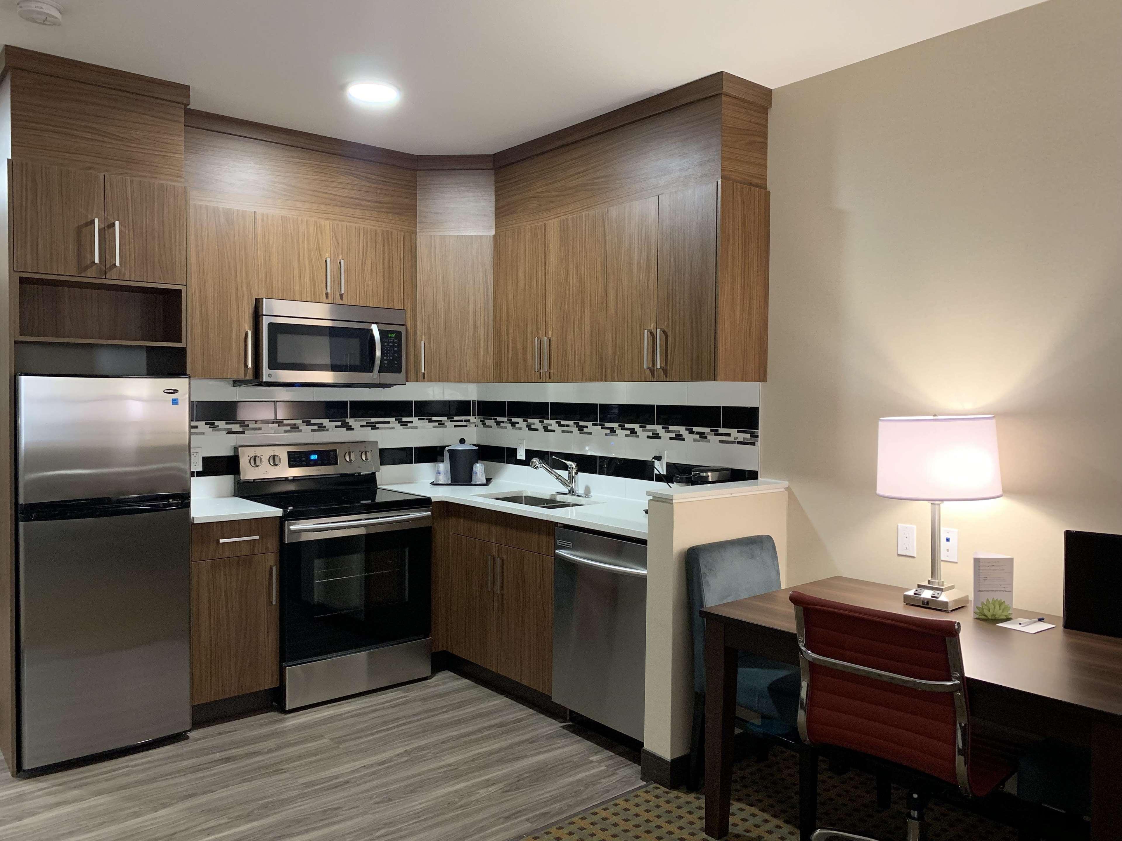 Suite Two Double Beds Non Smoking