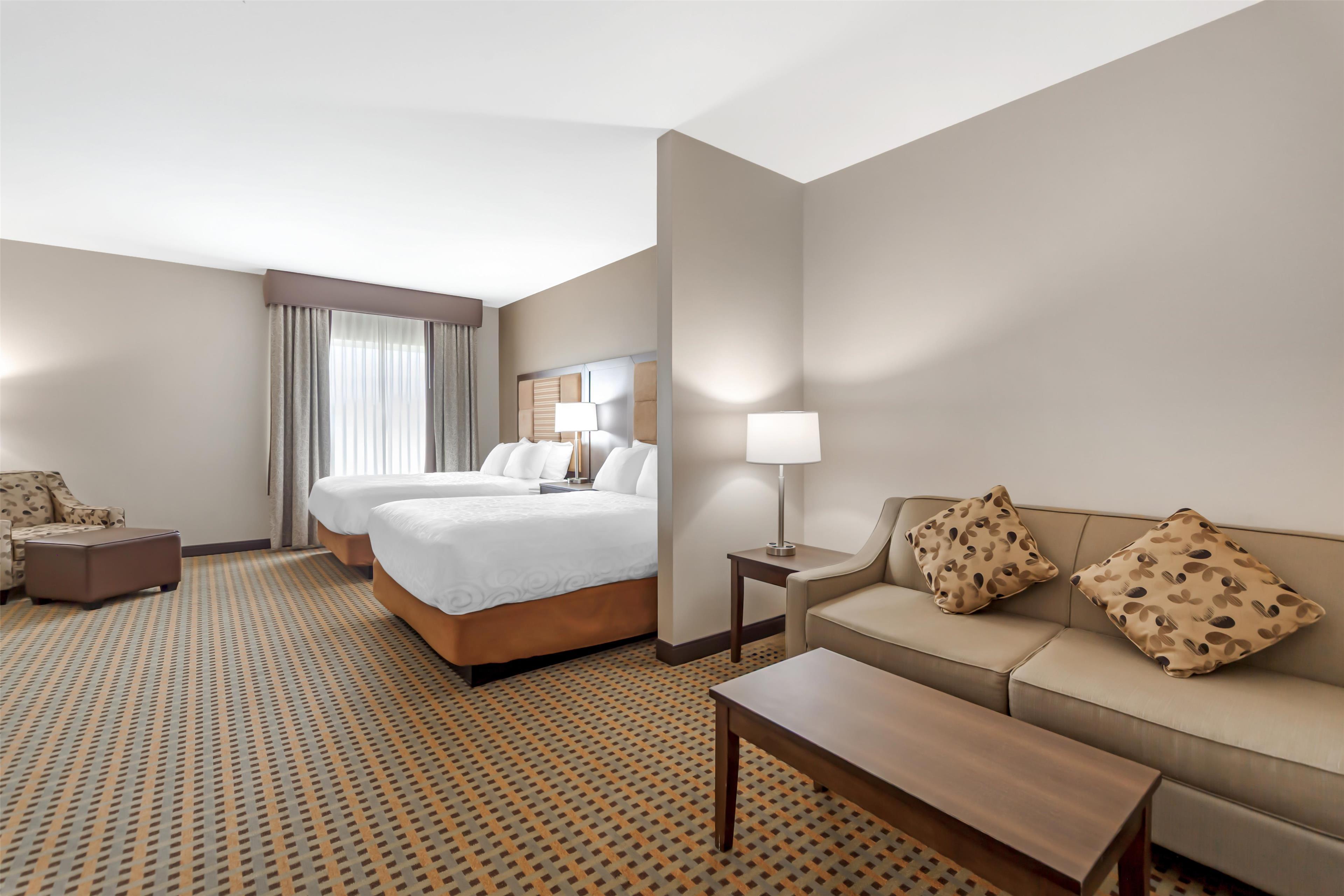 Quadruple Two Queen Beds