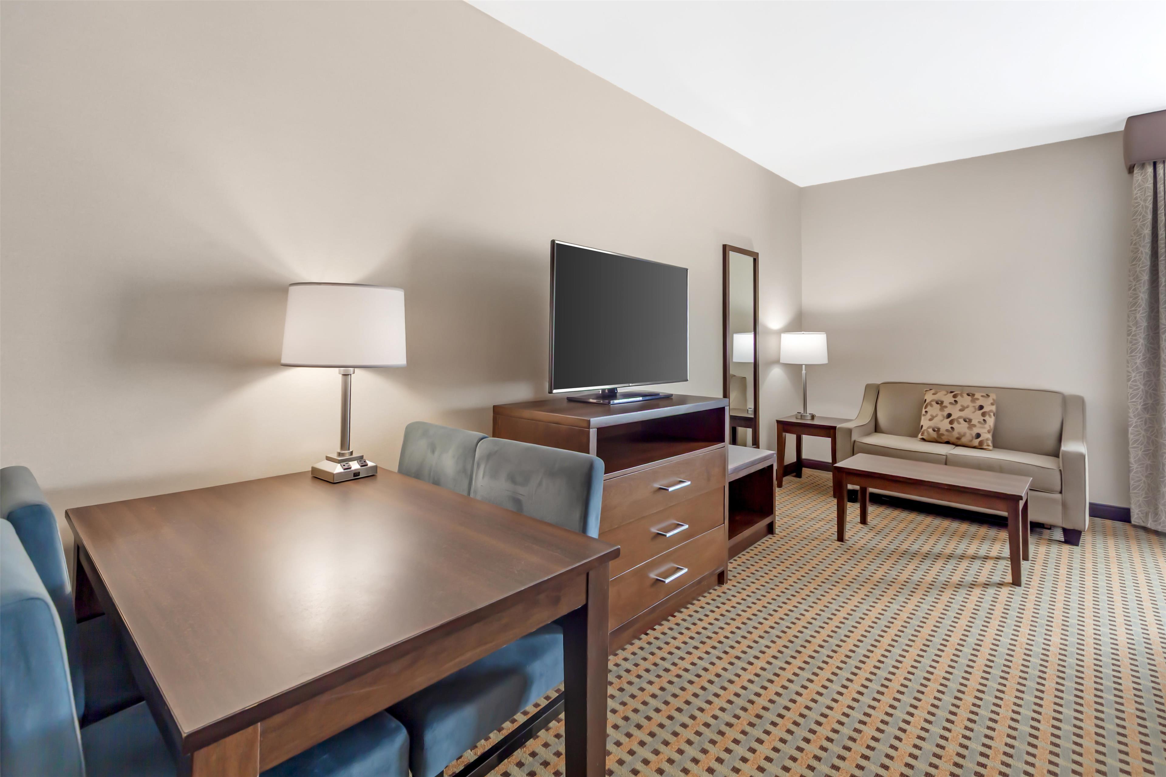 Suite Two Queen Beds Non Smoking