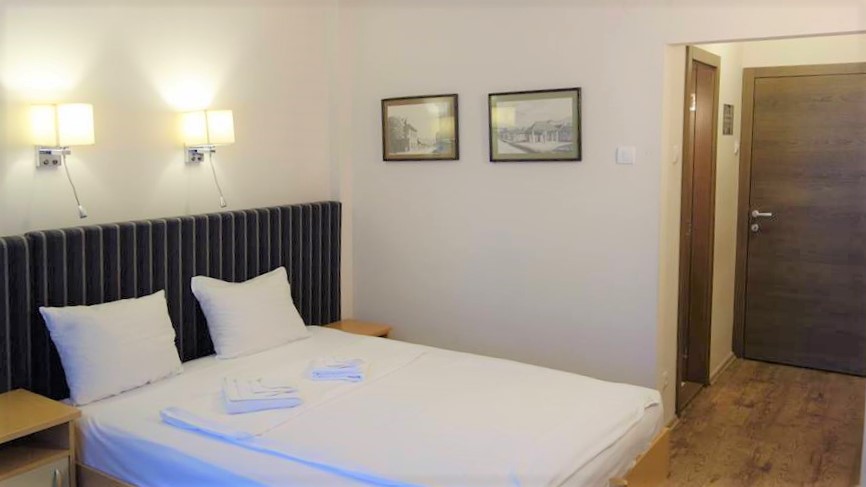 Double or Twin Standard