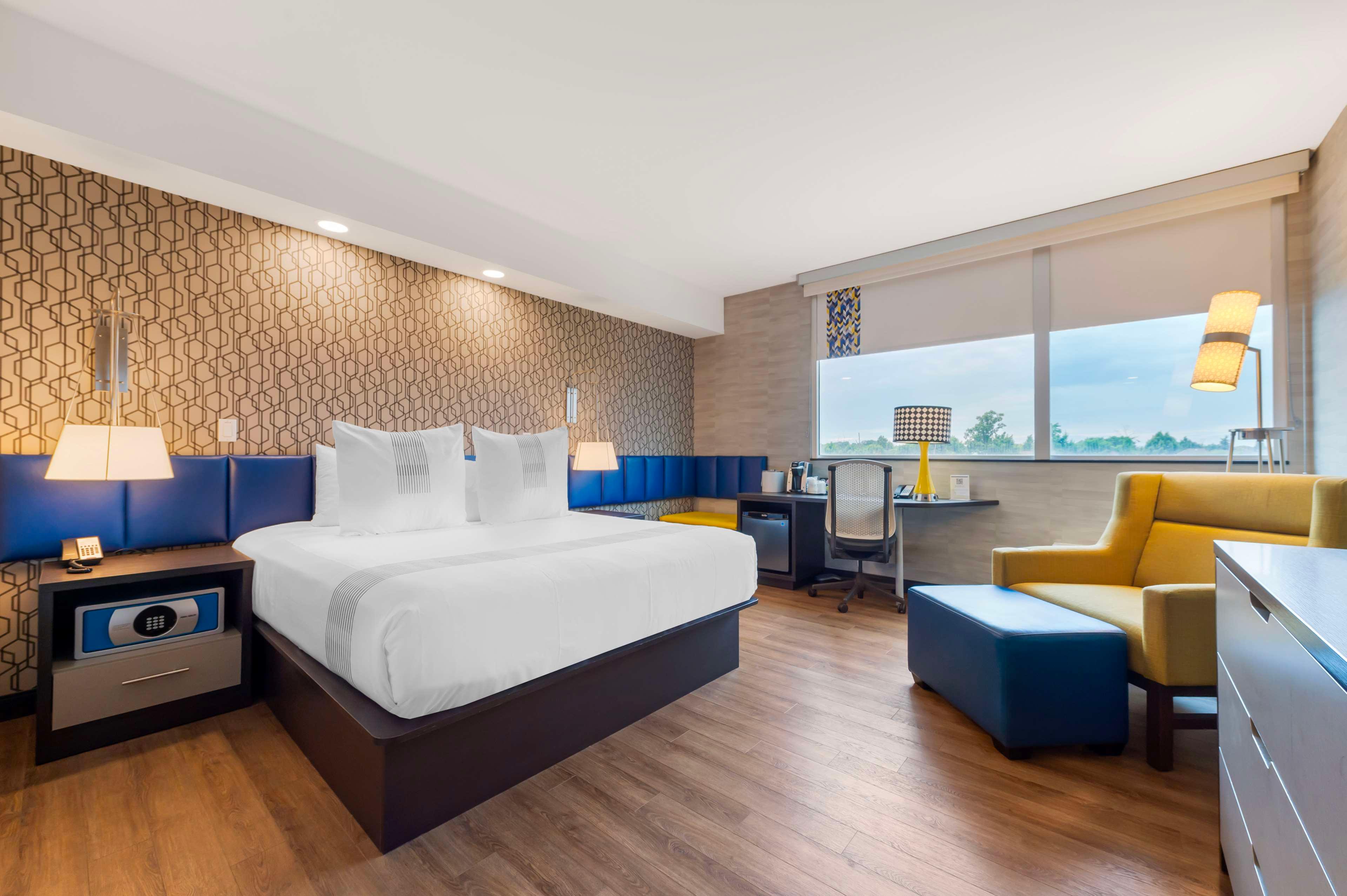 Double King Bed Non Smoking