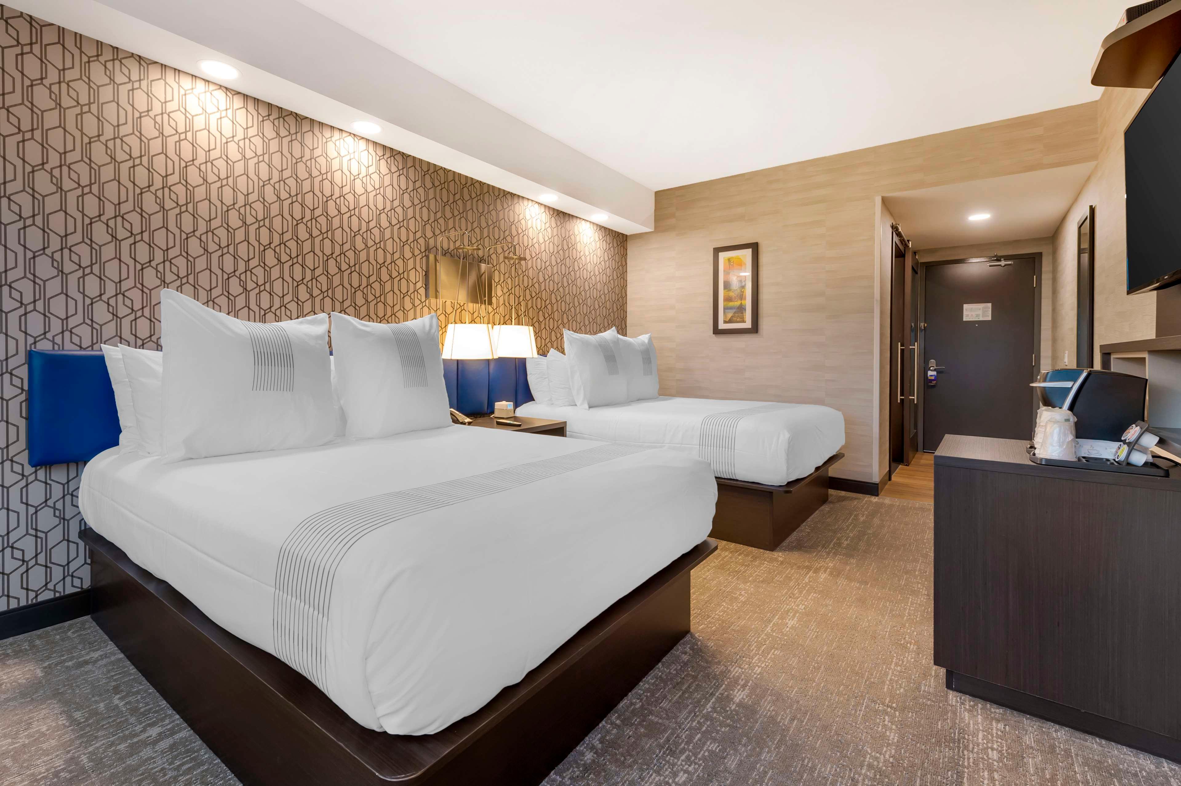 Quadruple Two Queen Beds