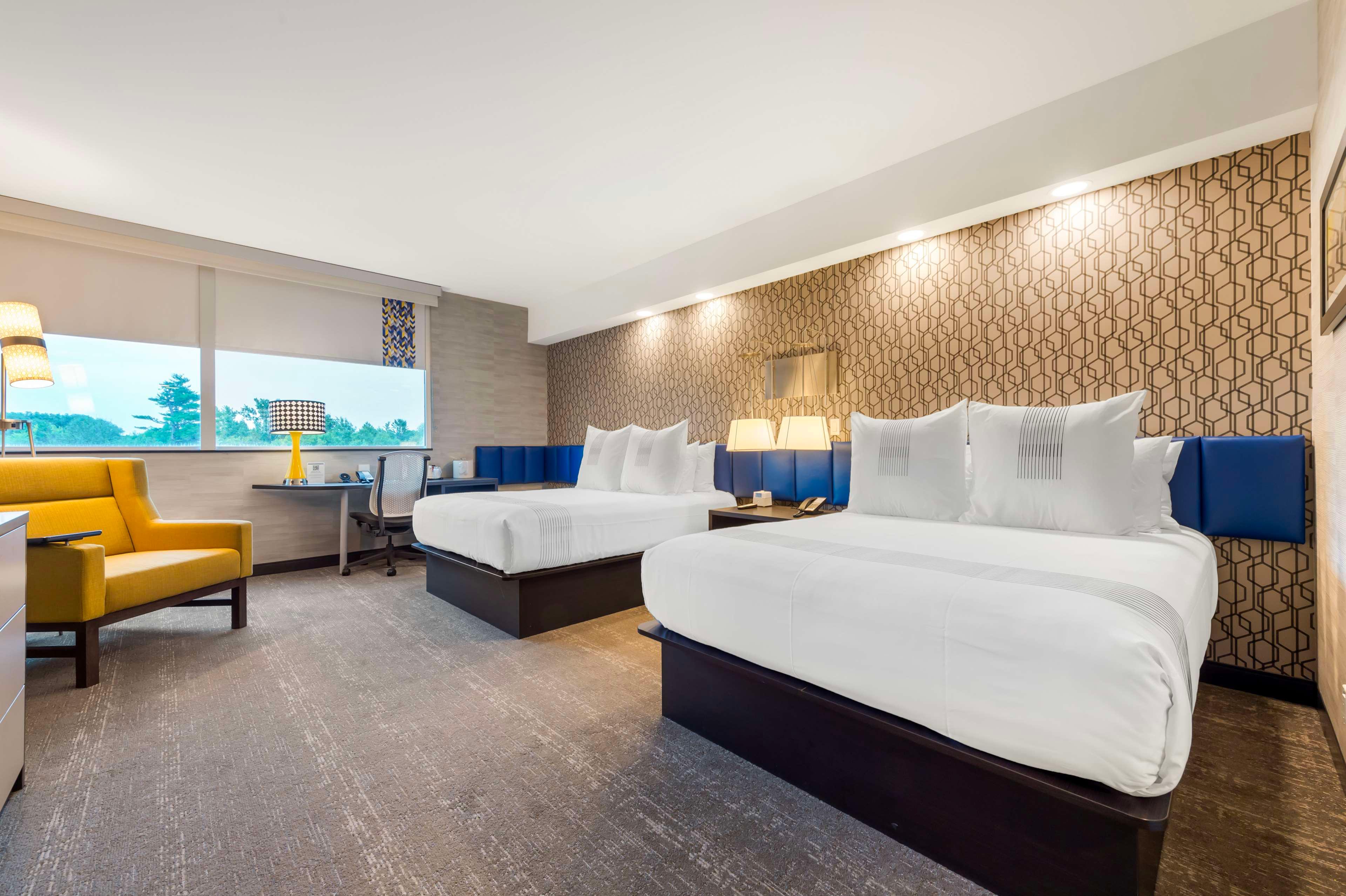 Quadruple Two Queen Beds Non Smoking