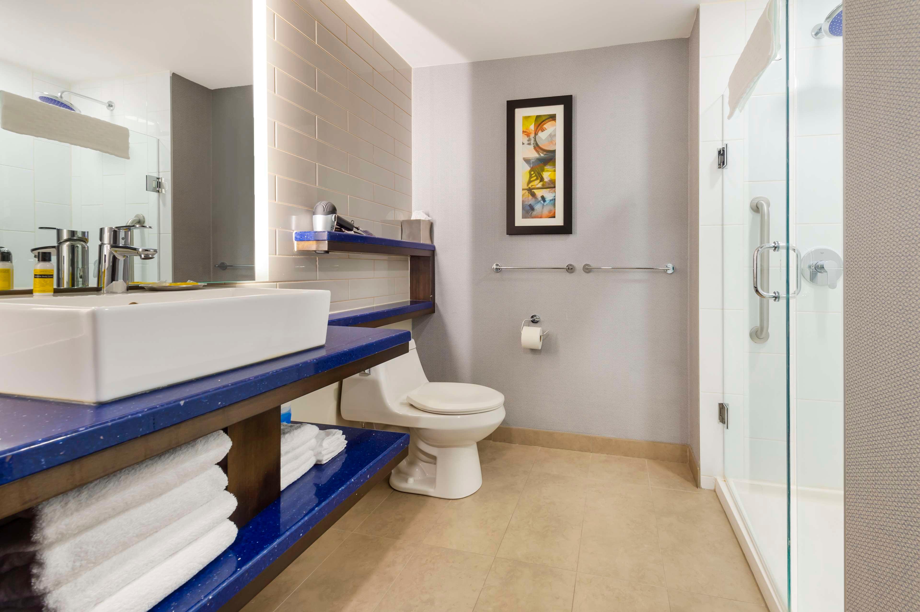 Double King Bed Non Smoking