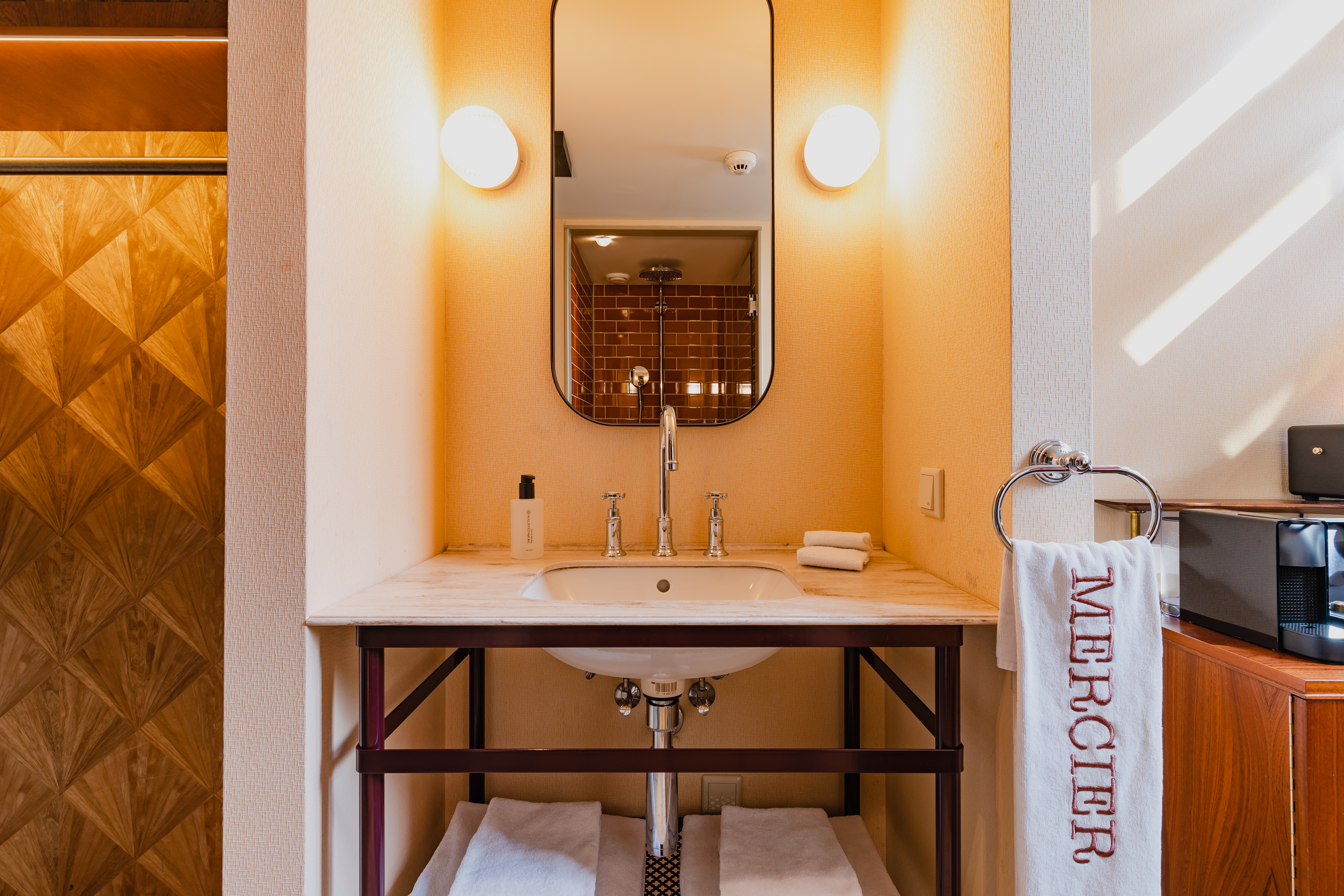 Junior Suite King Size Bed