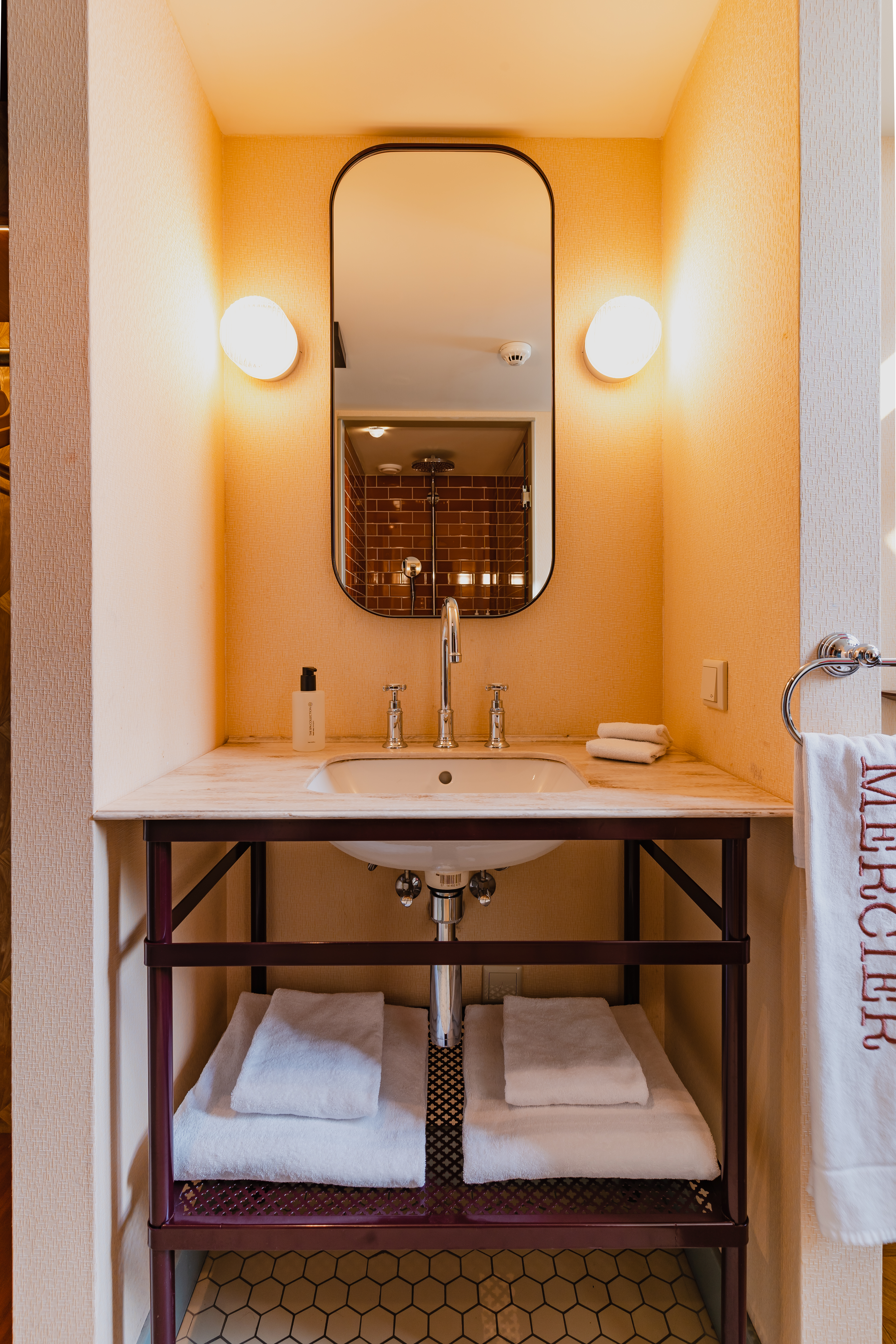 Junior Suite King Size Bed