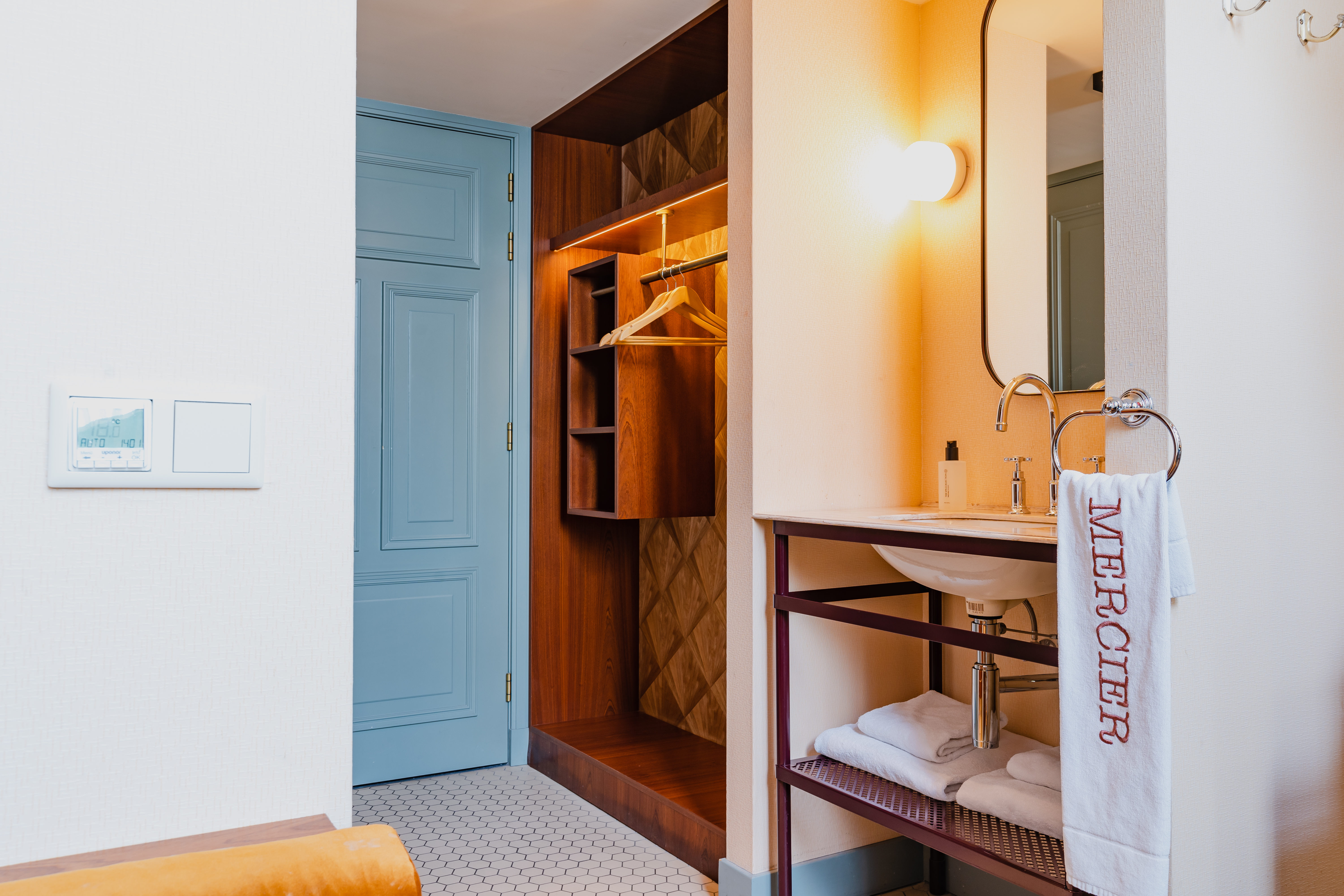 Junior Suite King Size Bed