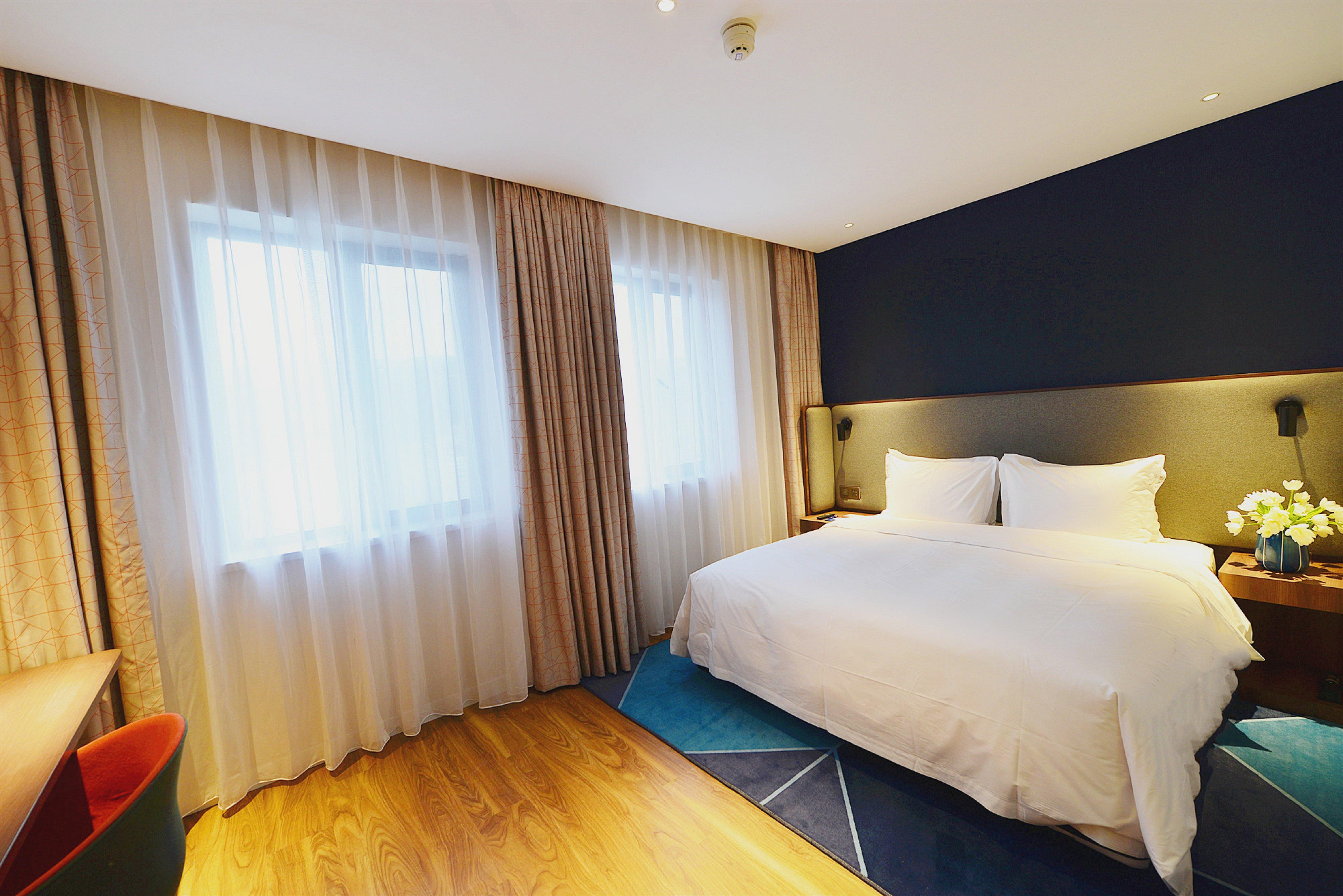 Double City View King Bed