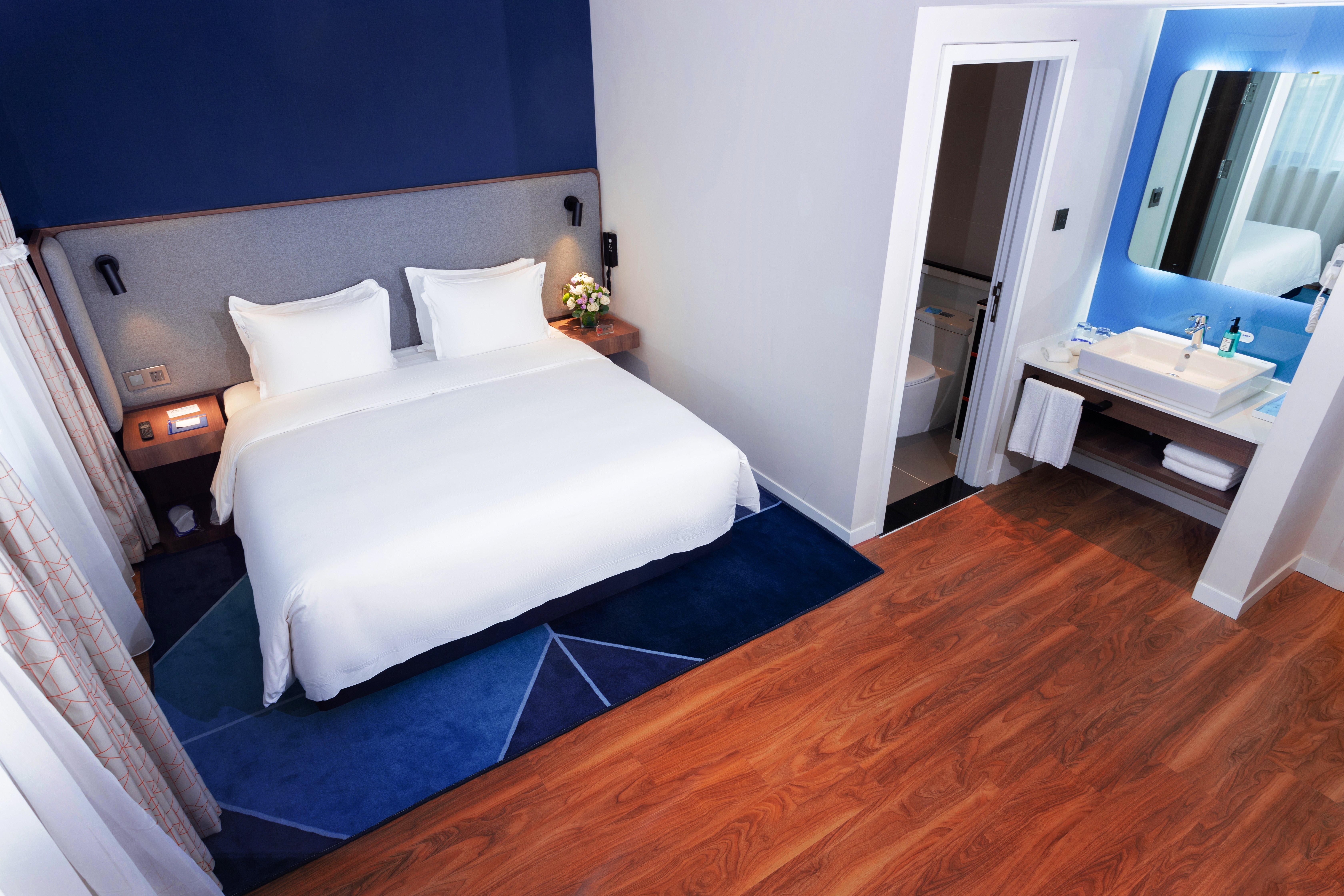 Double City View King Bed