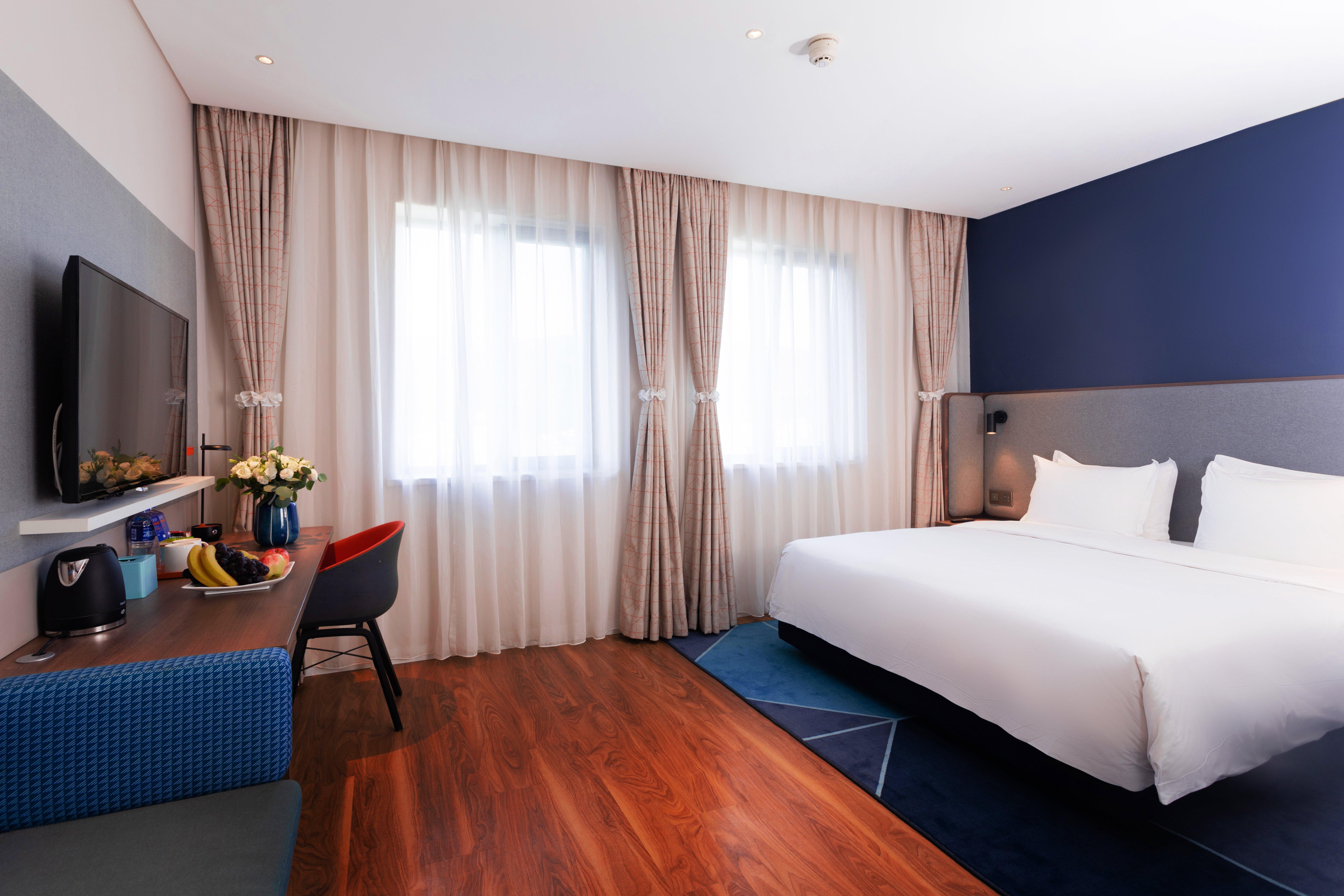 Double City View King Bed