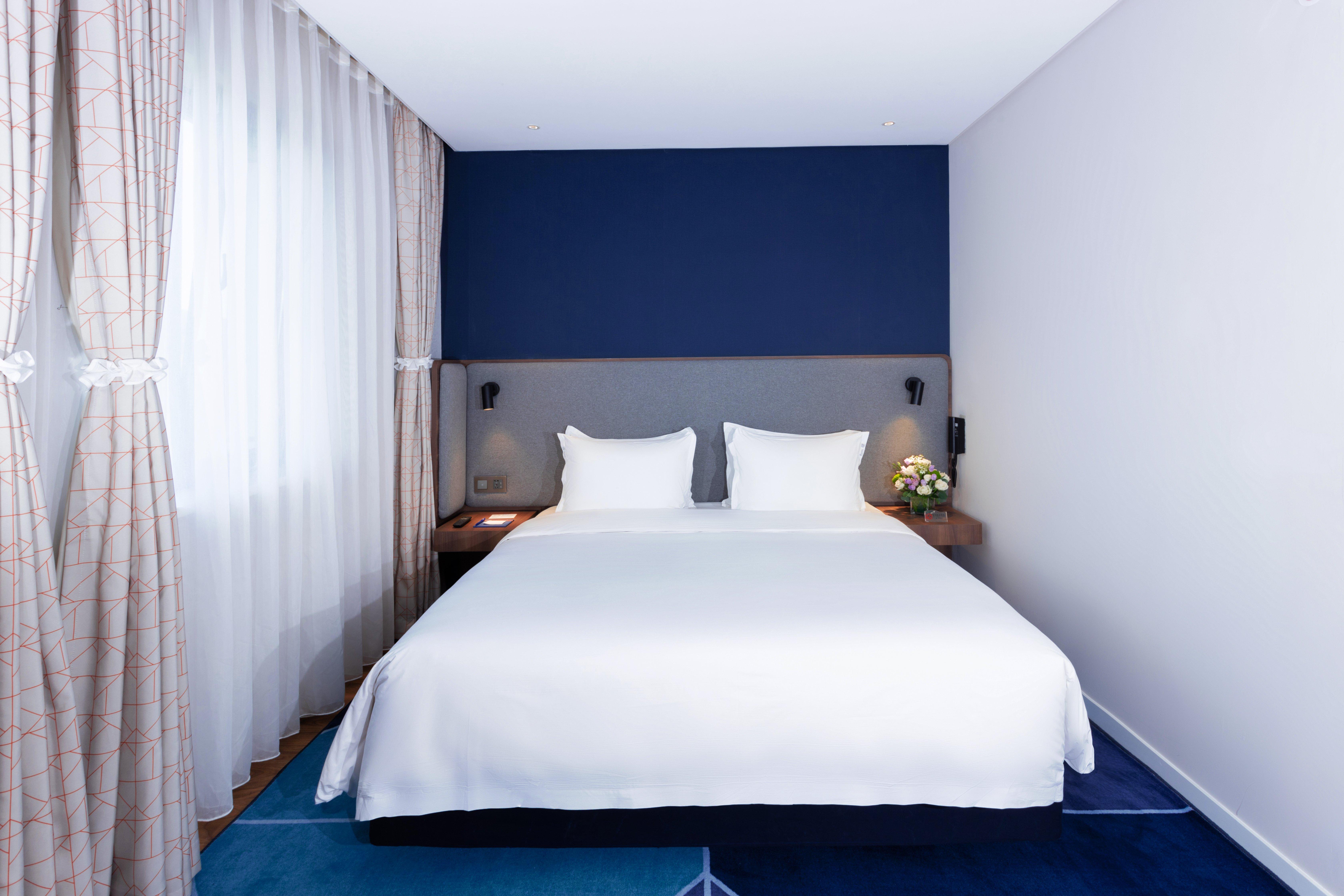 Double City View King Bed