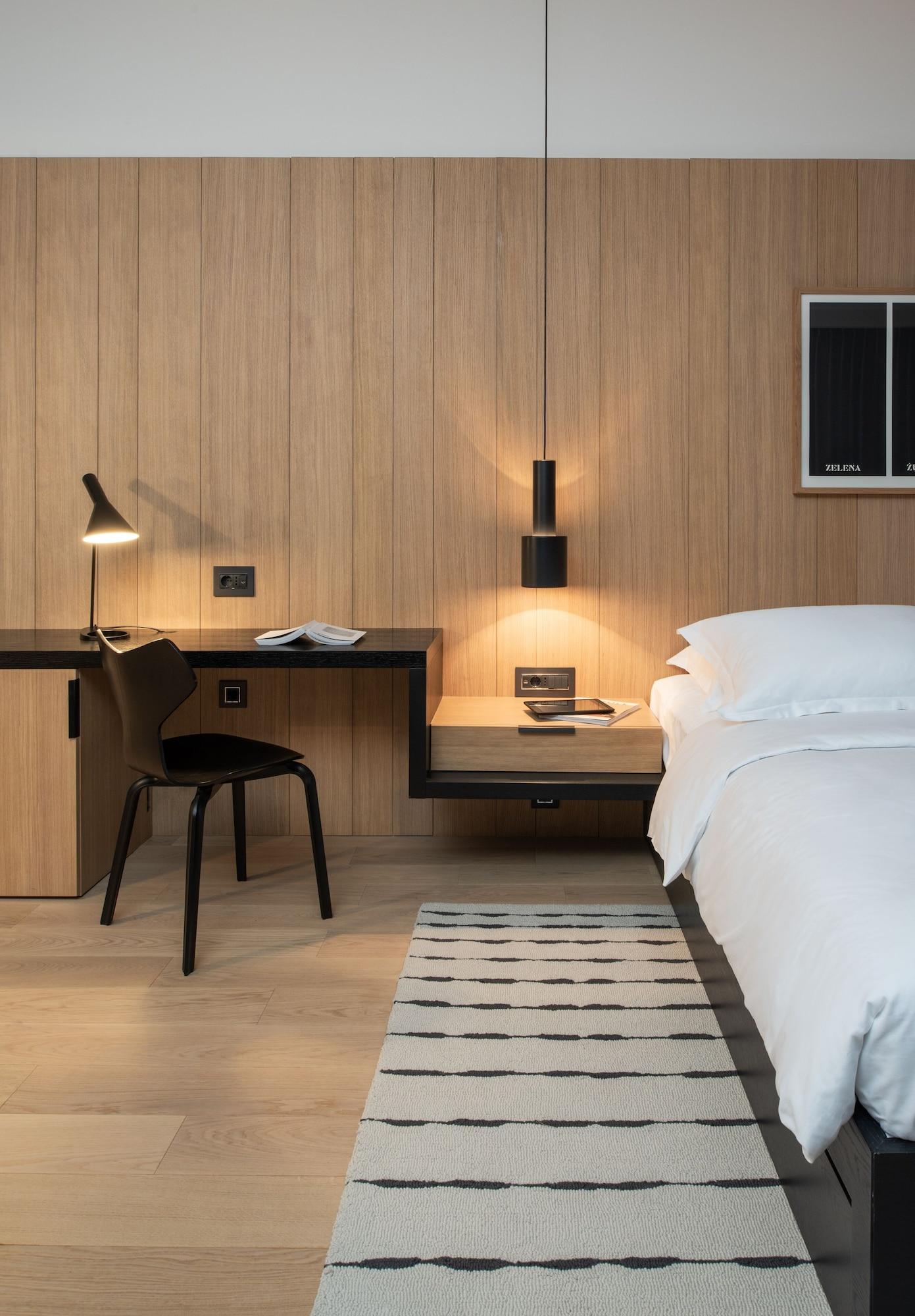 Junior Suite Sea View King Bed