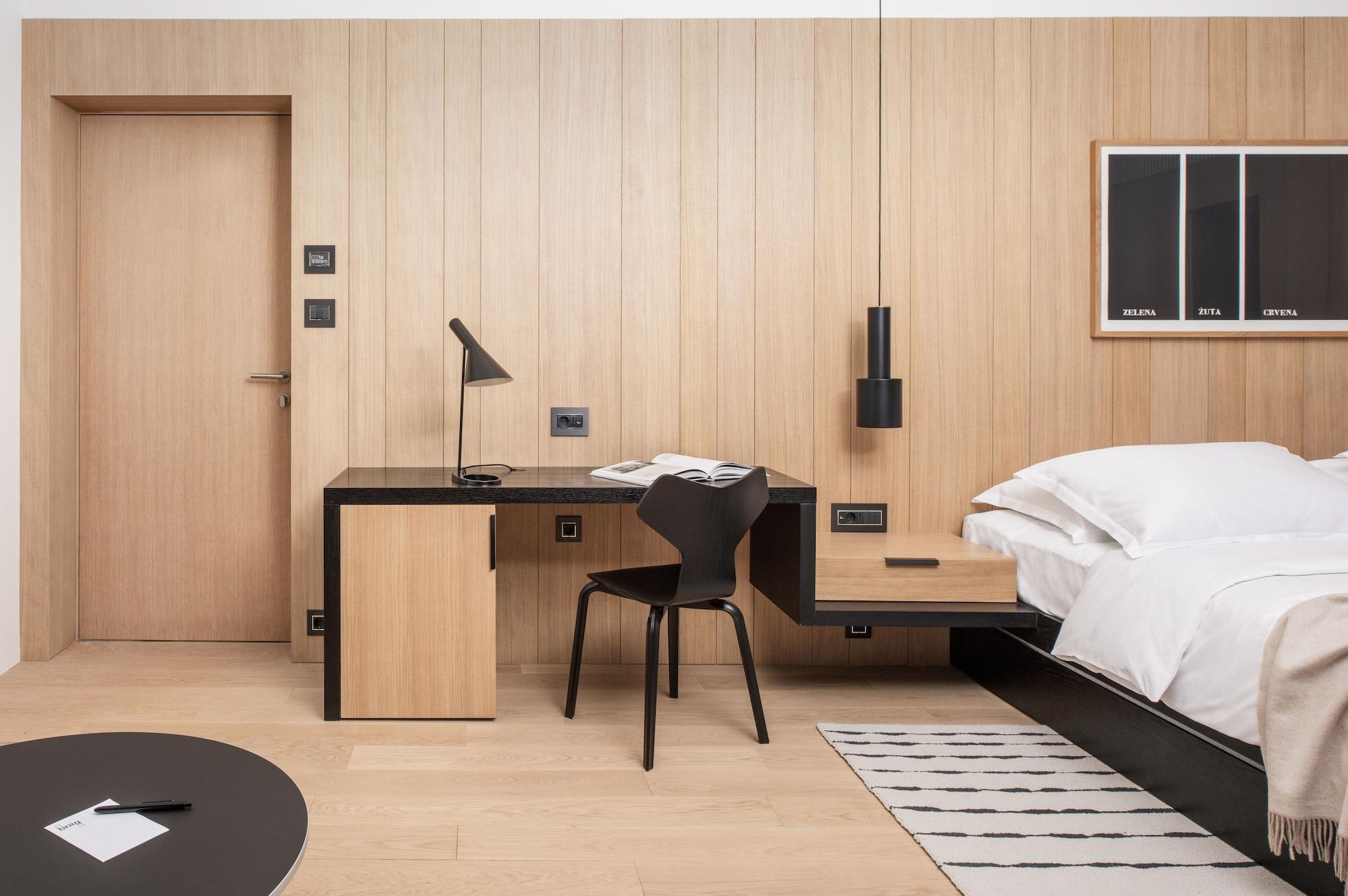 Junior Suite Sea View King Bed