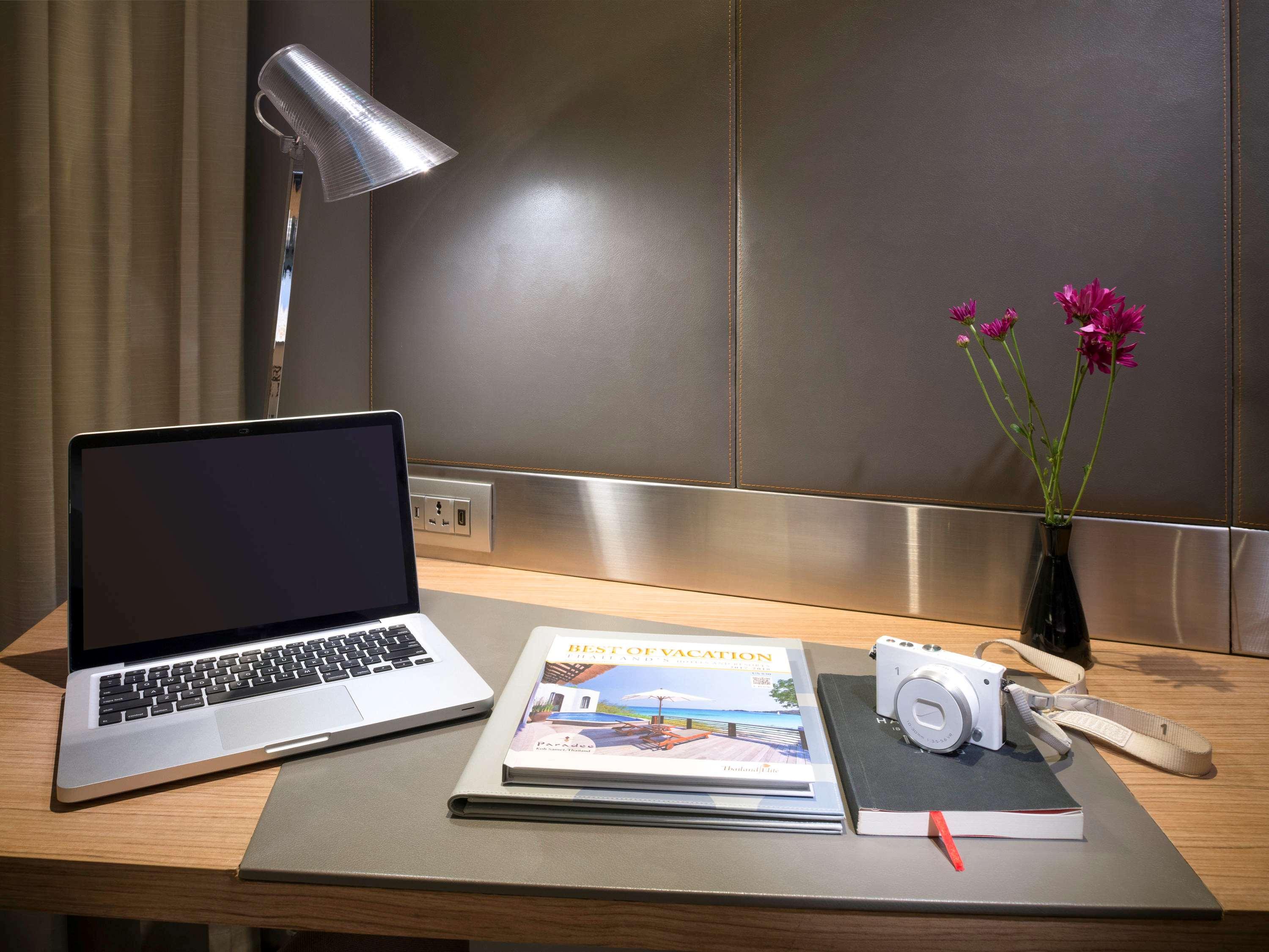 Double Deluxe King Bed