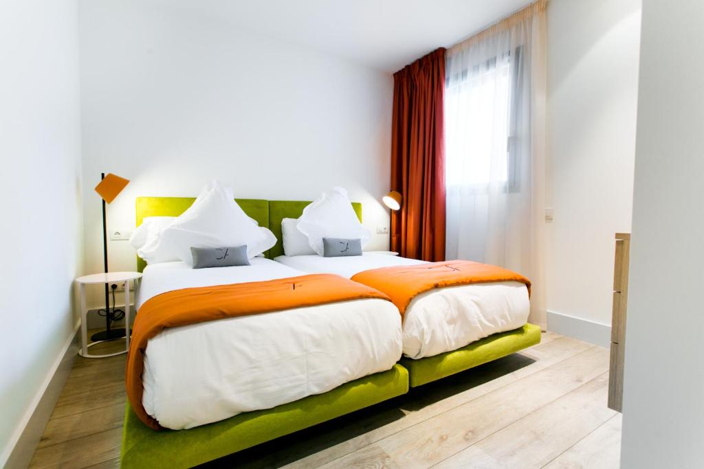 Apartment Capacity 4 Three Bedroom