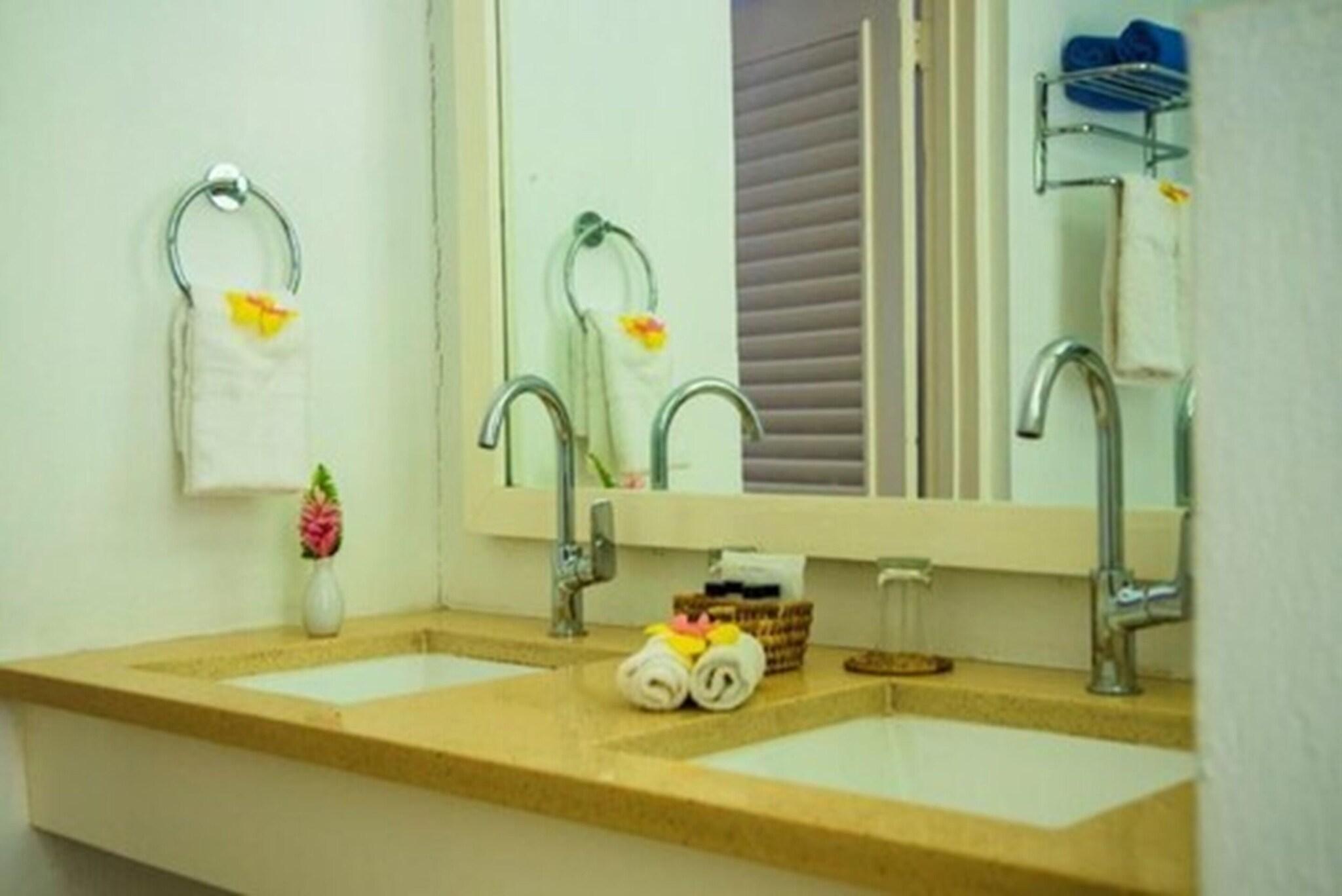 Suite Sea View King Bed